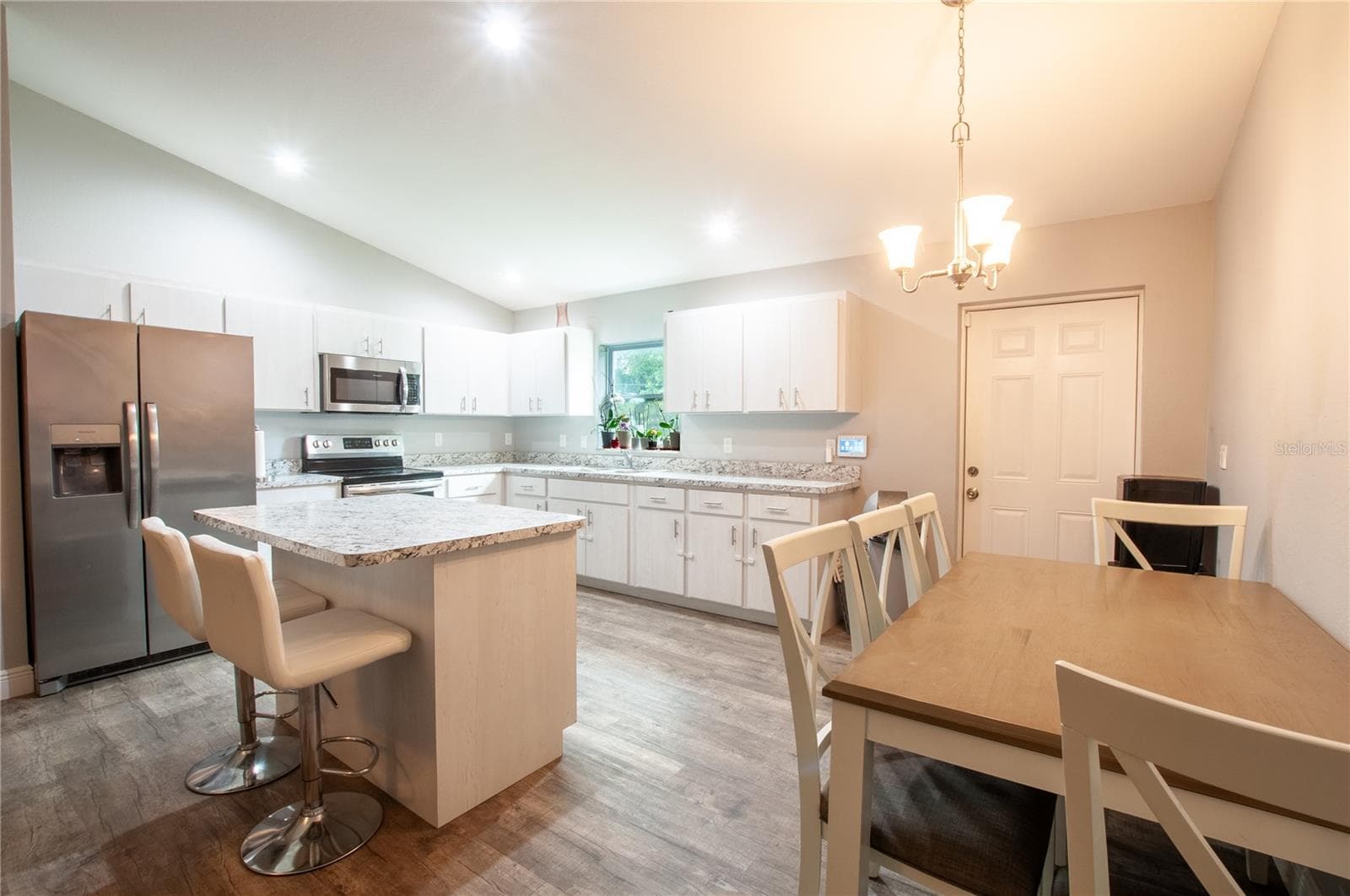 Single Family Residence at 2422 SW ALICE AVE, ARCADIA, photo 6 of 21