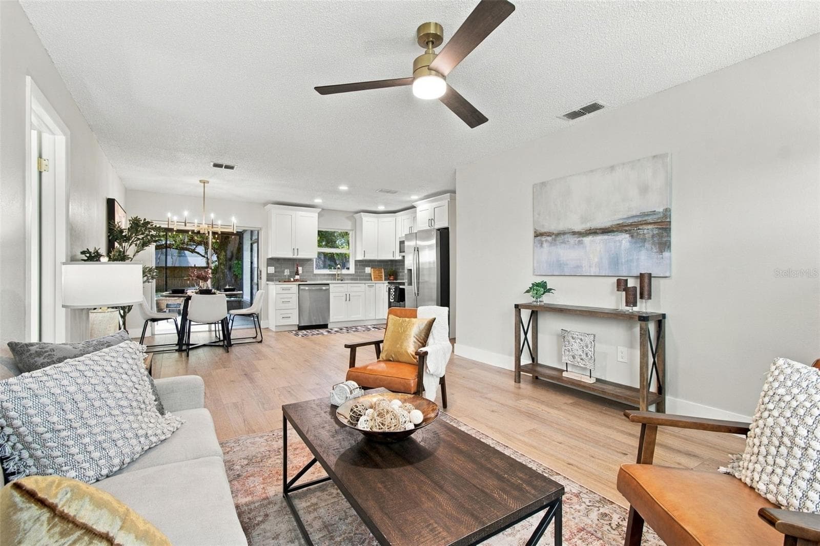 Single Family Residence at 10506 ALAMBRA AVE, TAMPA, photo 6 of 25