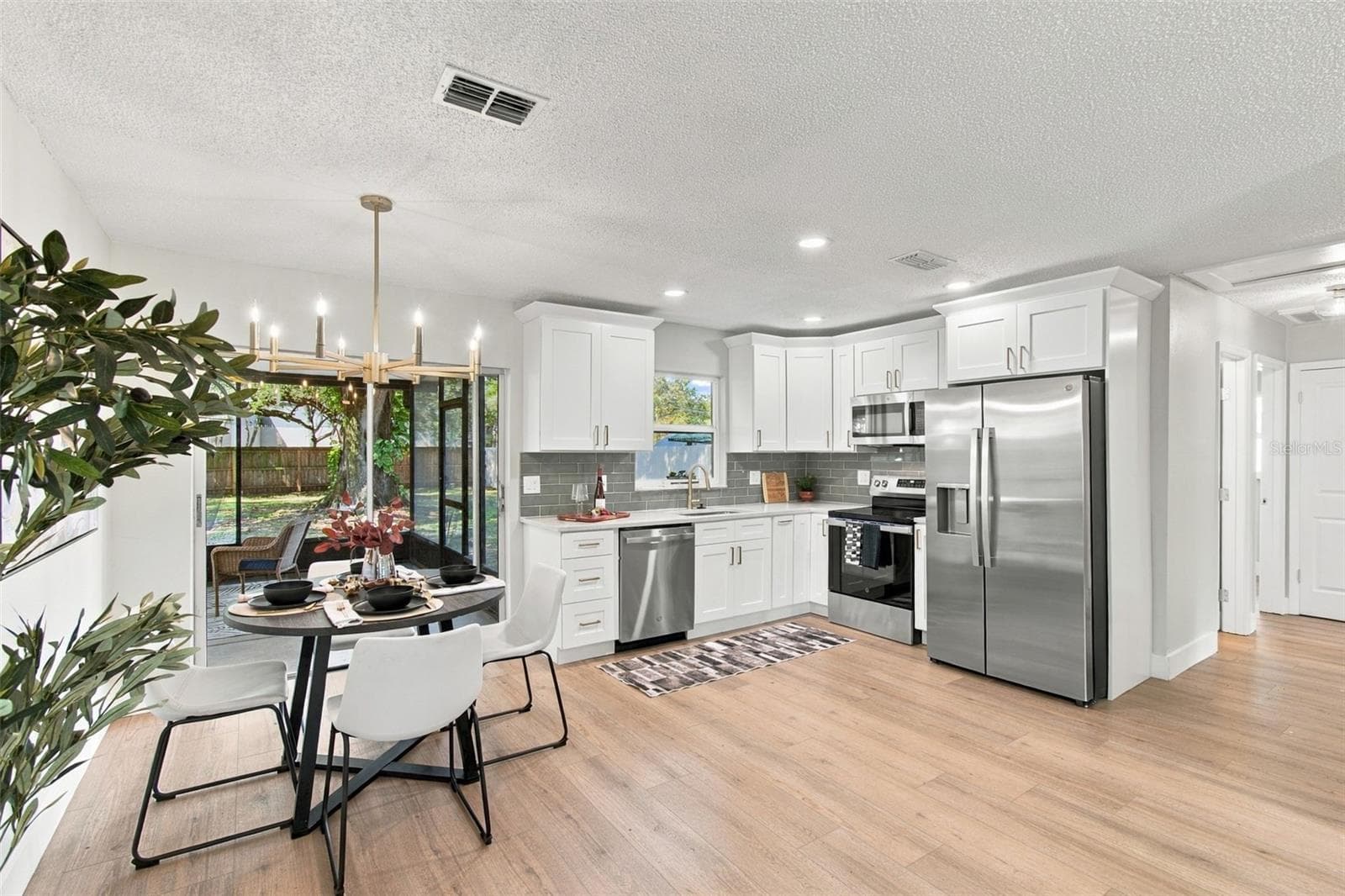 Single Family Residence at 10506 ALAMBRA AVE, TAMPA, photo 7 of 25