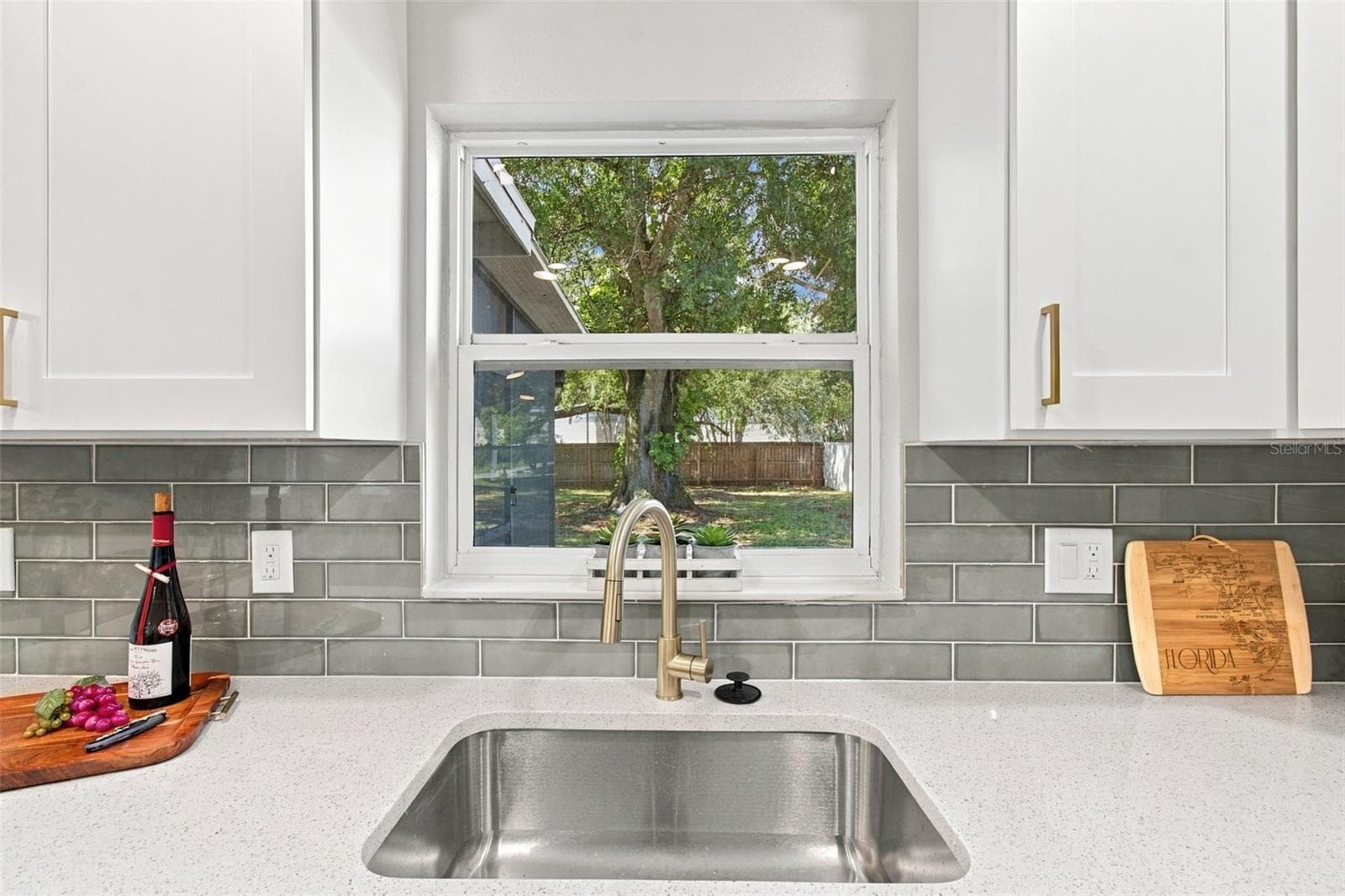 Single Family Residence at 10506 ALAMBRA AVE, TAMPA, photo 12 of 25