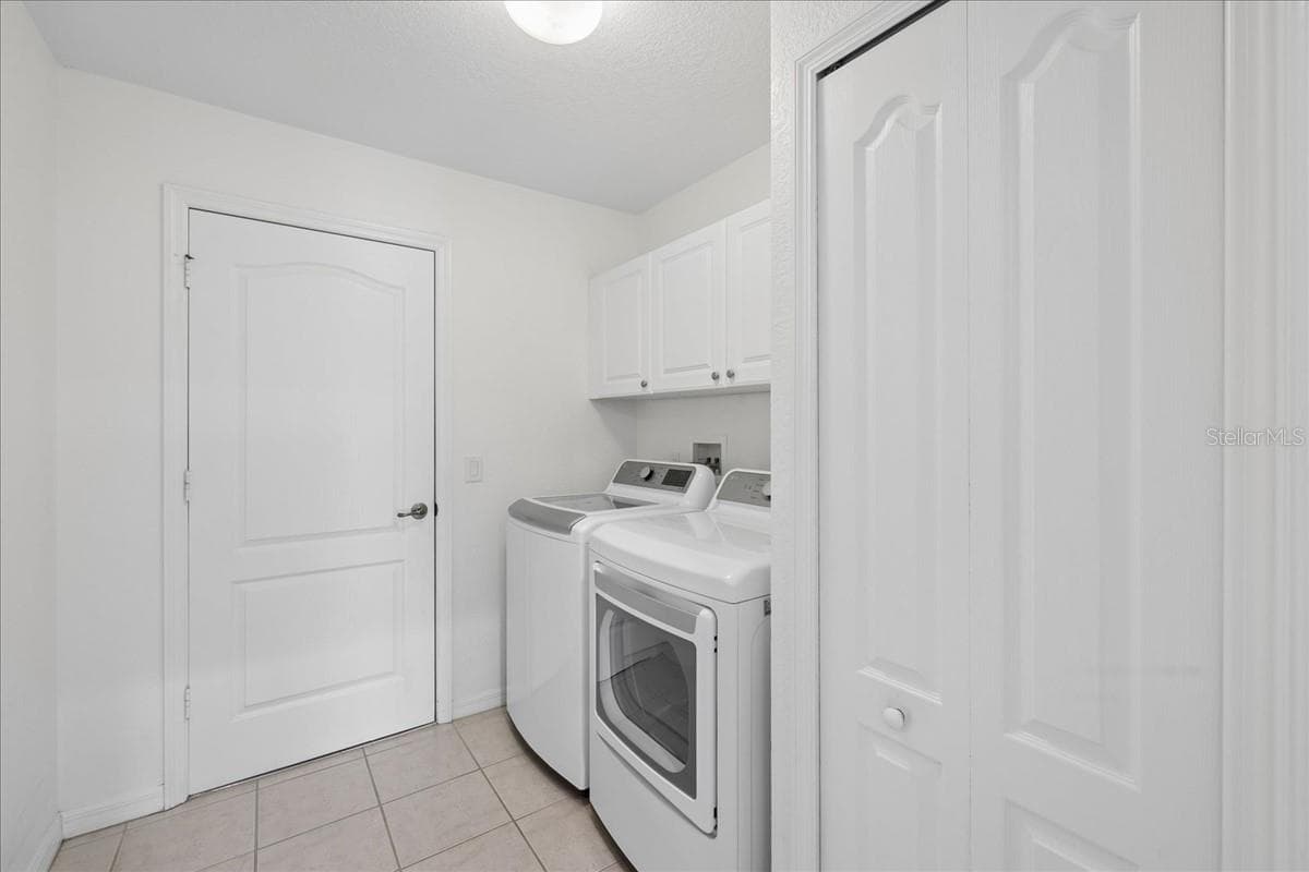 Single Family Residence at 301 YELLOW ELDER, PUNTA GORDA, photo 7 of 47