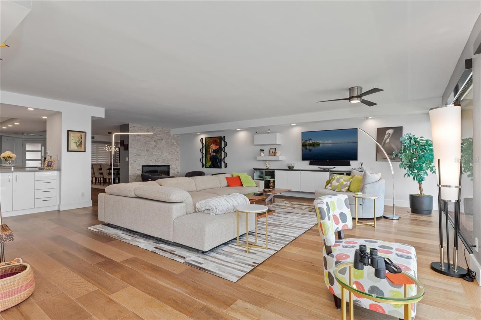 Bar, wine fridge, storage at your fingertips - 1600 W MARION AVE #224, PUNTA GORDA