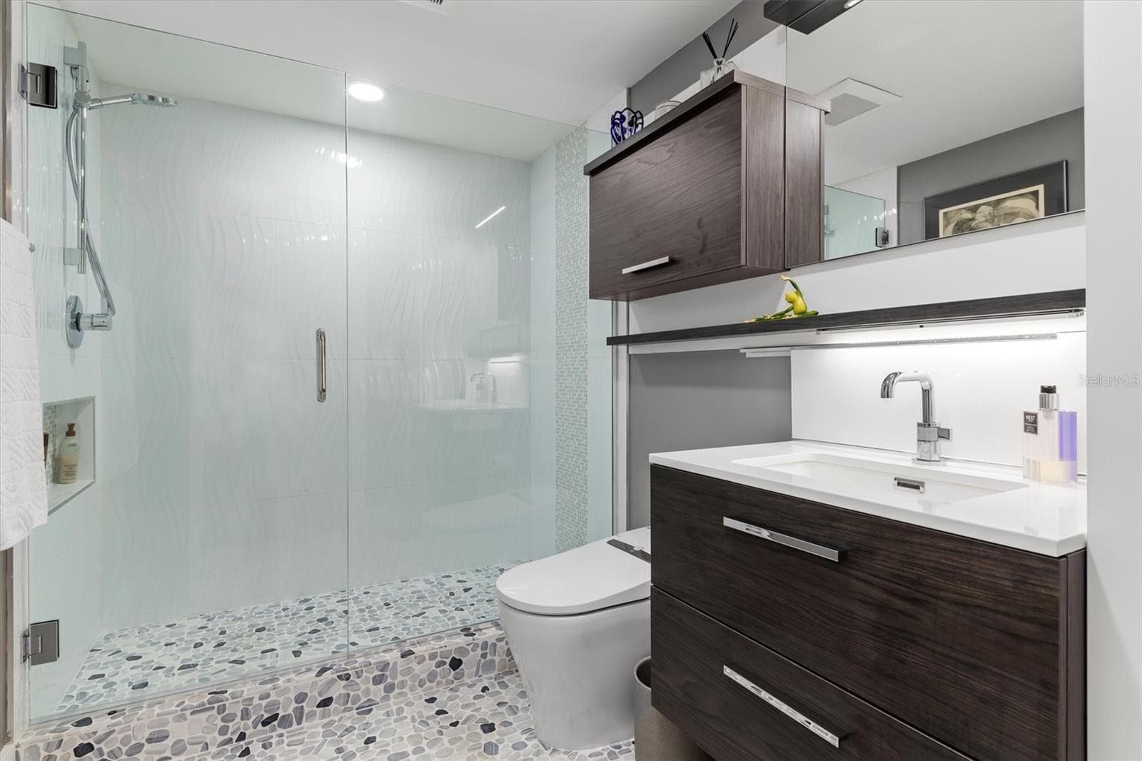 Guest bath, Toto bidet - 1600 W MARION AVE #224, PUNTA GORDA