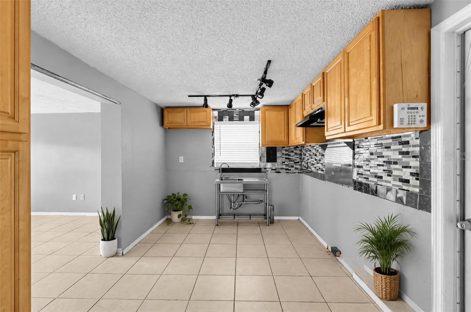 virtually staged - 1300 MAYBURY DR, HOLIDAY