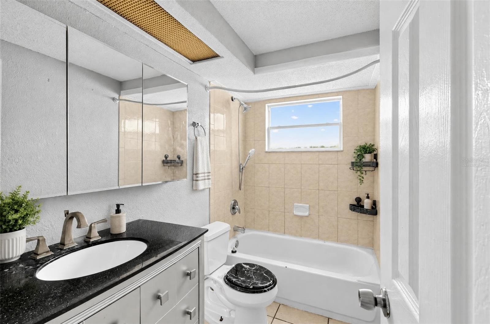 virtually staged - 1300 MAYBURY DR, HOLIDAY