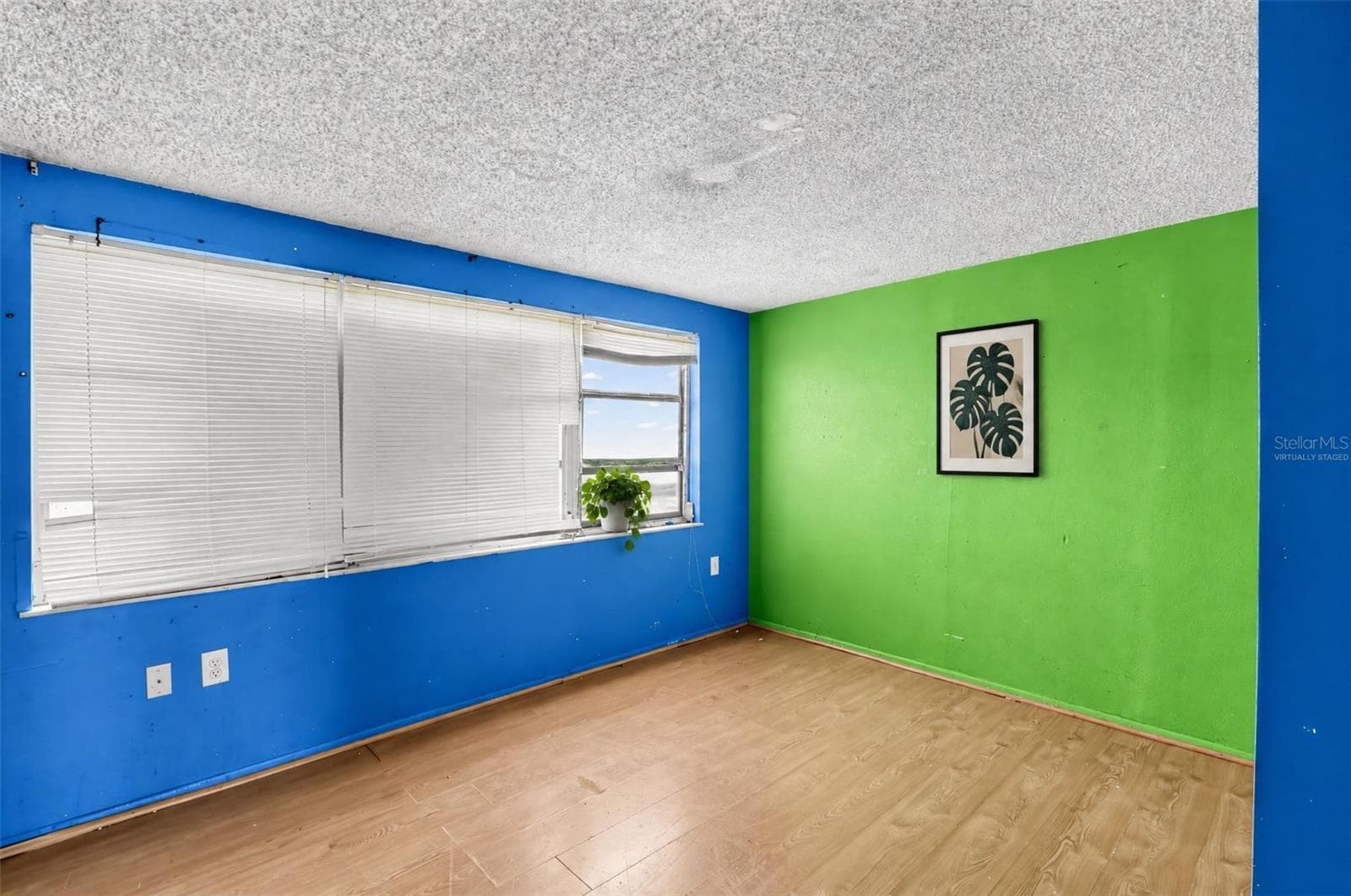 virtually staged - 1300 MAYBURY DR, HOLIDAY