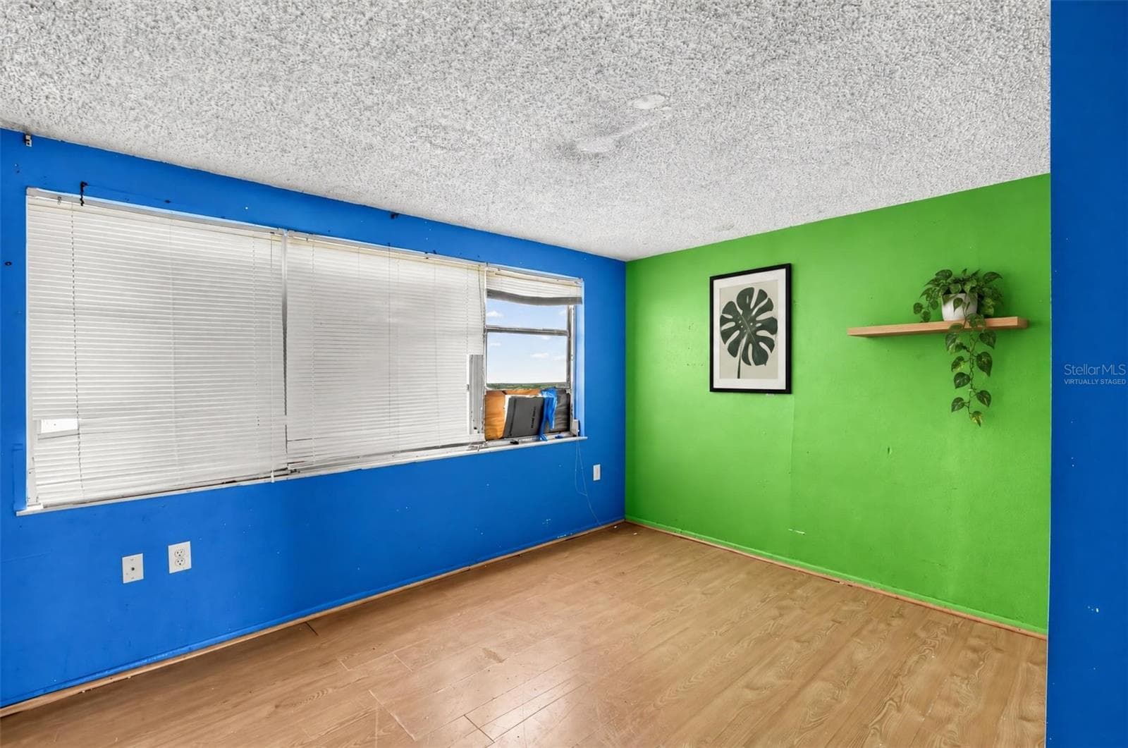 virtually staged - 1300 MAYBURY DR, HOLIDAY