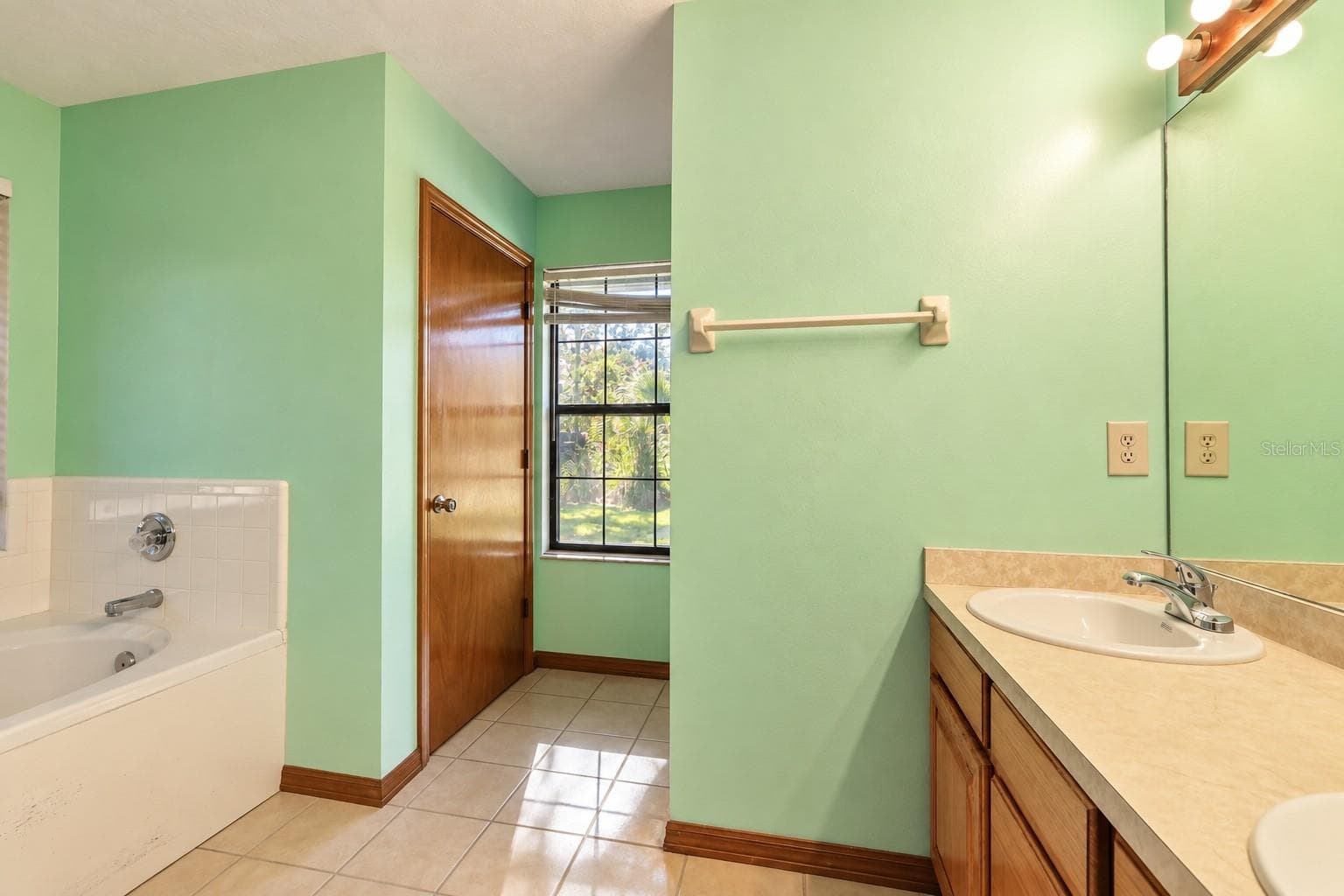 Single Family Residence at 144 SW ENCHANTED CT, LAKE CITY, photo 26 of 39