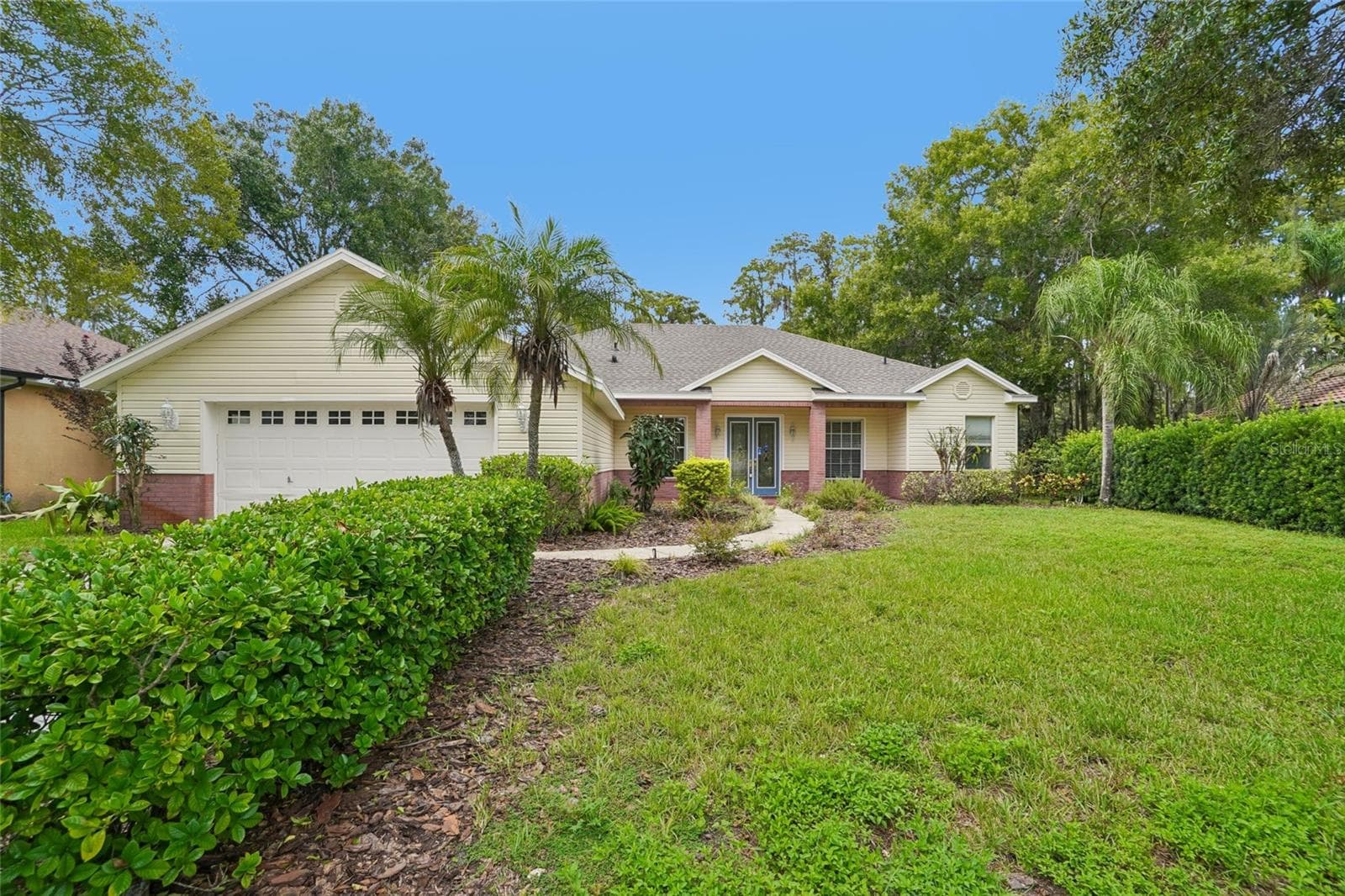 Single Family Residence at 17718 CRYSTAL COVE PL, LUTZ, photo 2 of 34