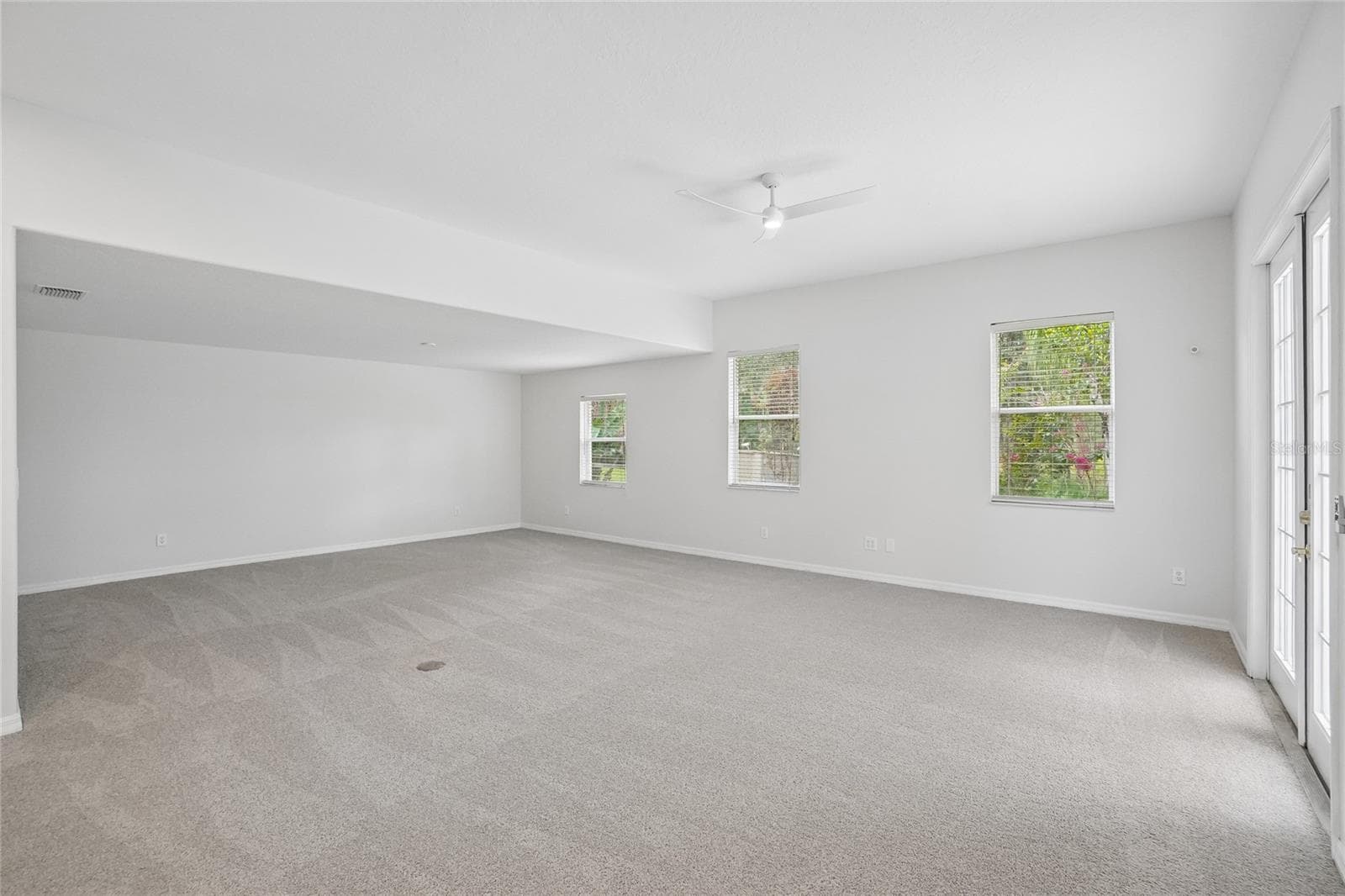 Single Family Residence at 17718 CRYSTAL COVE PL, LUTZ, photo 6 of 34