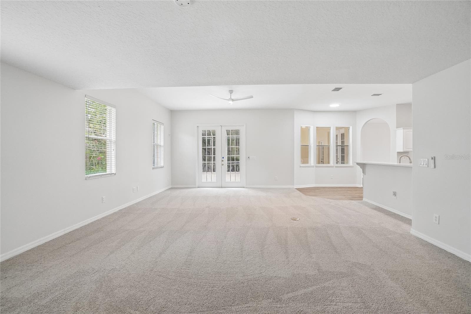 Single Family Residence at 17718 CRYSTAL COVE PL, LUTZ, photo 7 of 34