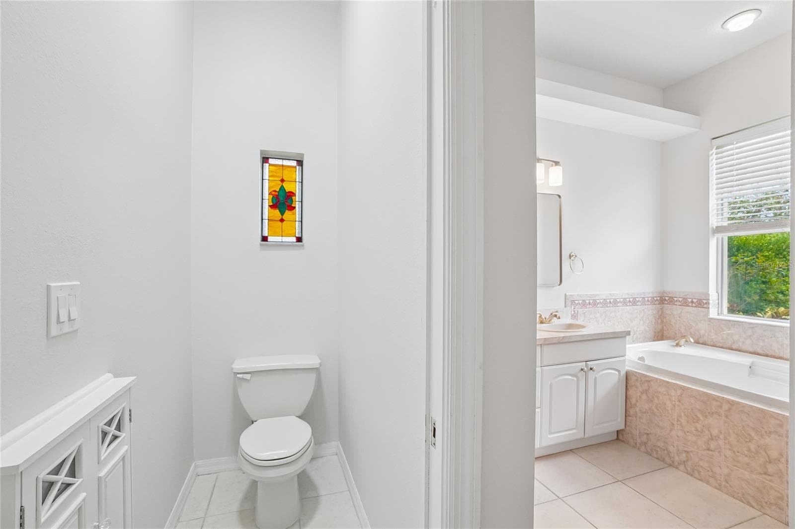 Single Family Residence at 17718 CRYSTAL COVE PL, LUTZ, photo 14 of 34