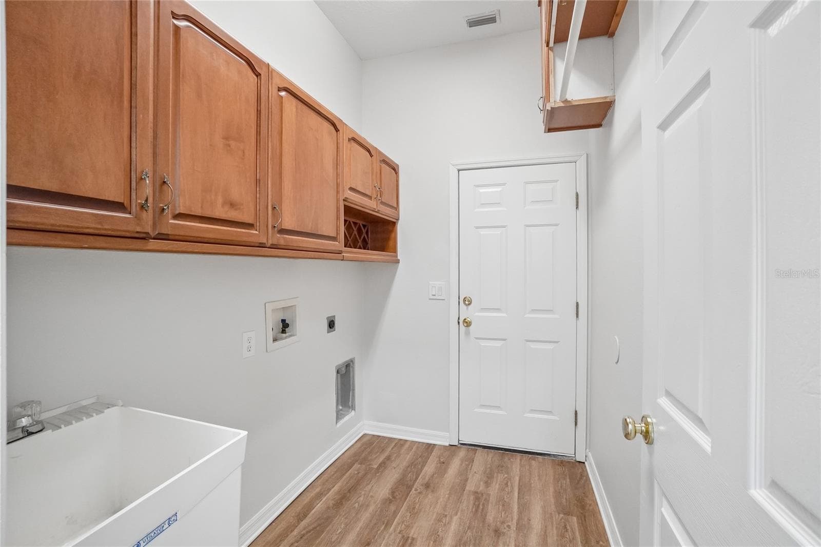 Single Family Residence at 17718 CRYSTAL COVE PL, LUTZ, photo 18 of 34