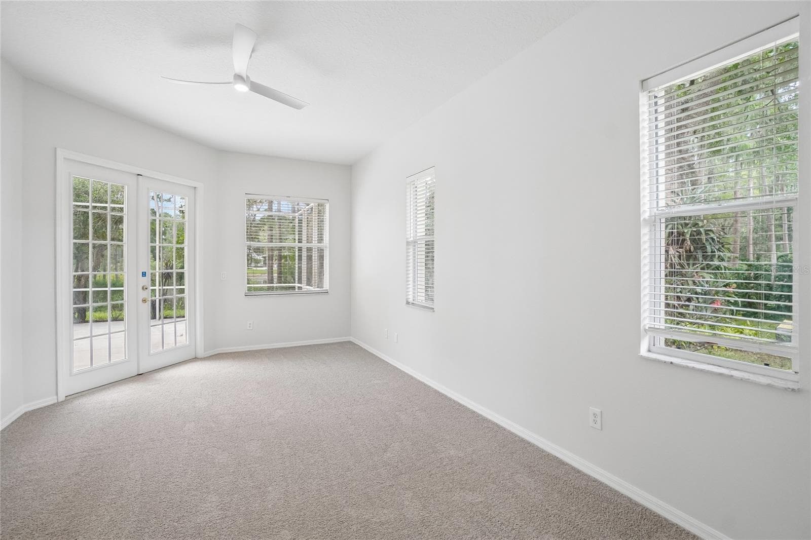Single Family Residence at 17718 CRYSTAL COVE PL, LUTZ, photo 21 of 34