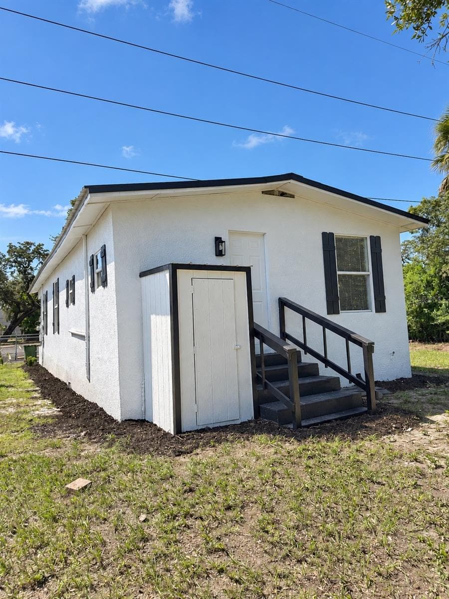 Single Family Residence at 3403 MACHADO ST, TAMPA, photo 10 of 21