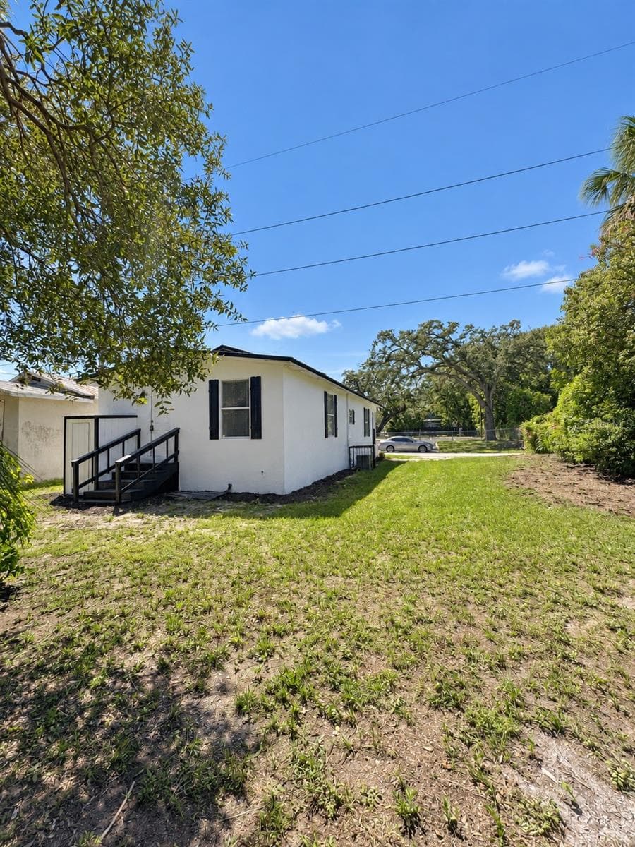 Single Family Residence at 3403 MACHADO ST, TAMPA, photo 13 of 21
