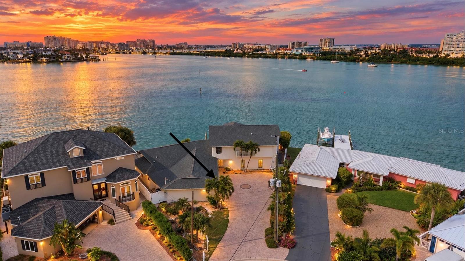 290 BAYSIDE DR