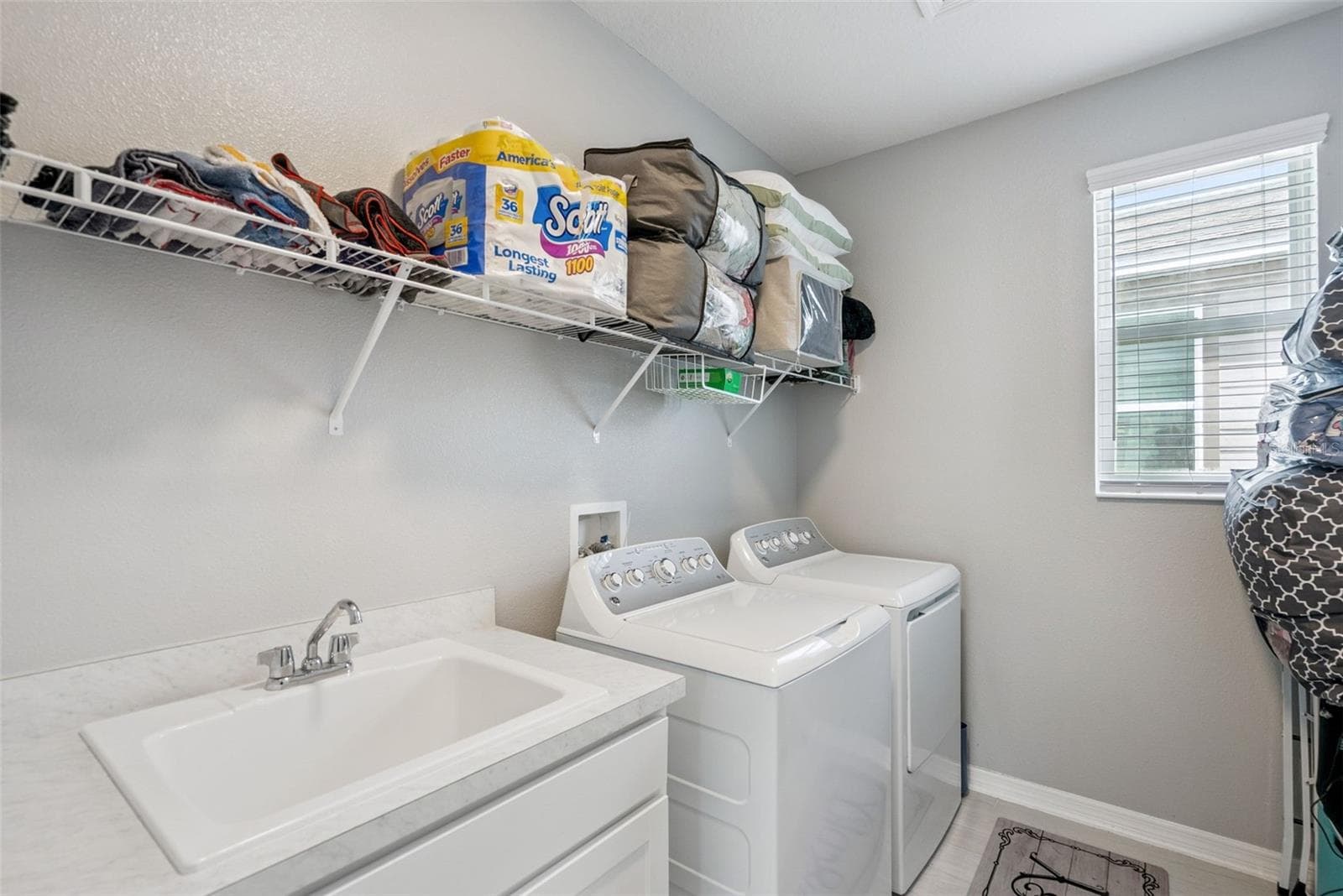Upstairs Laundry - 613 CHEVAL LN, DEBARY