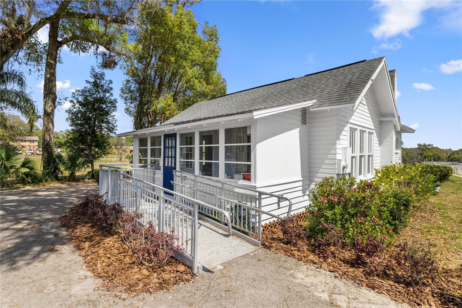 401 N DIXIE AVE