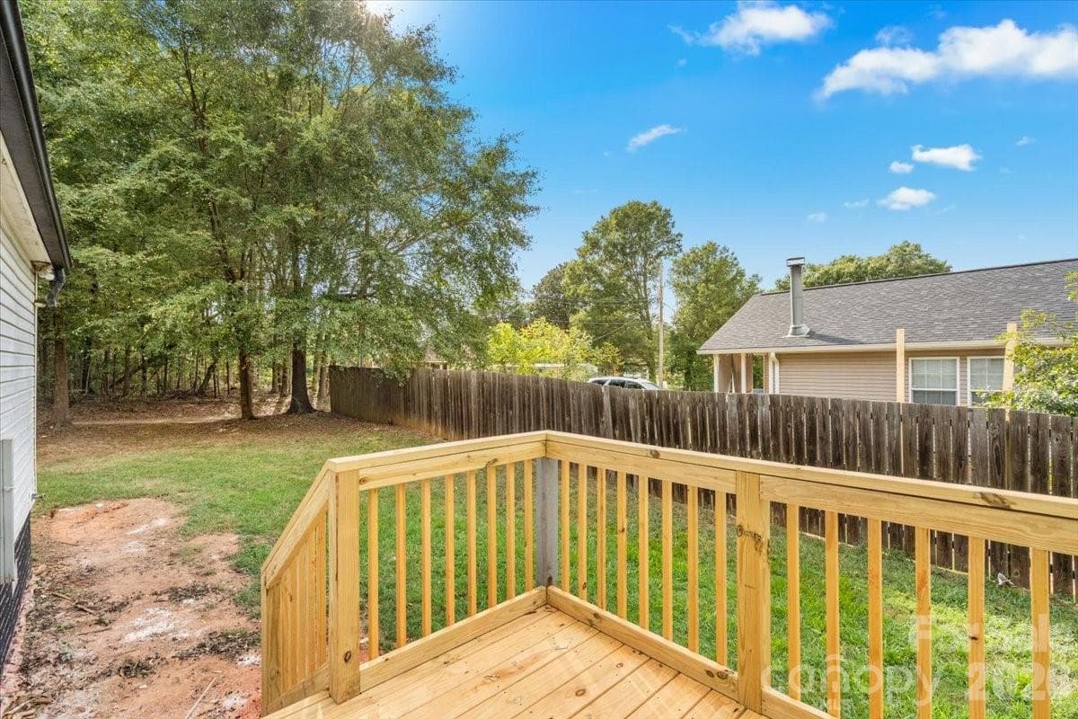 Single Family Residence at 109 Puett Drive, Dallas, photo 28 of 33