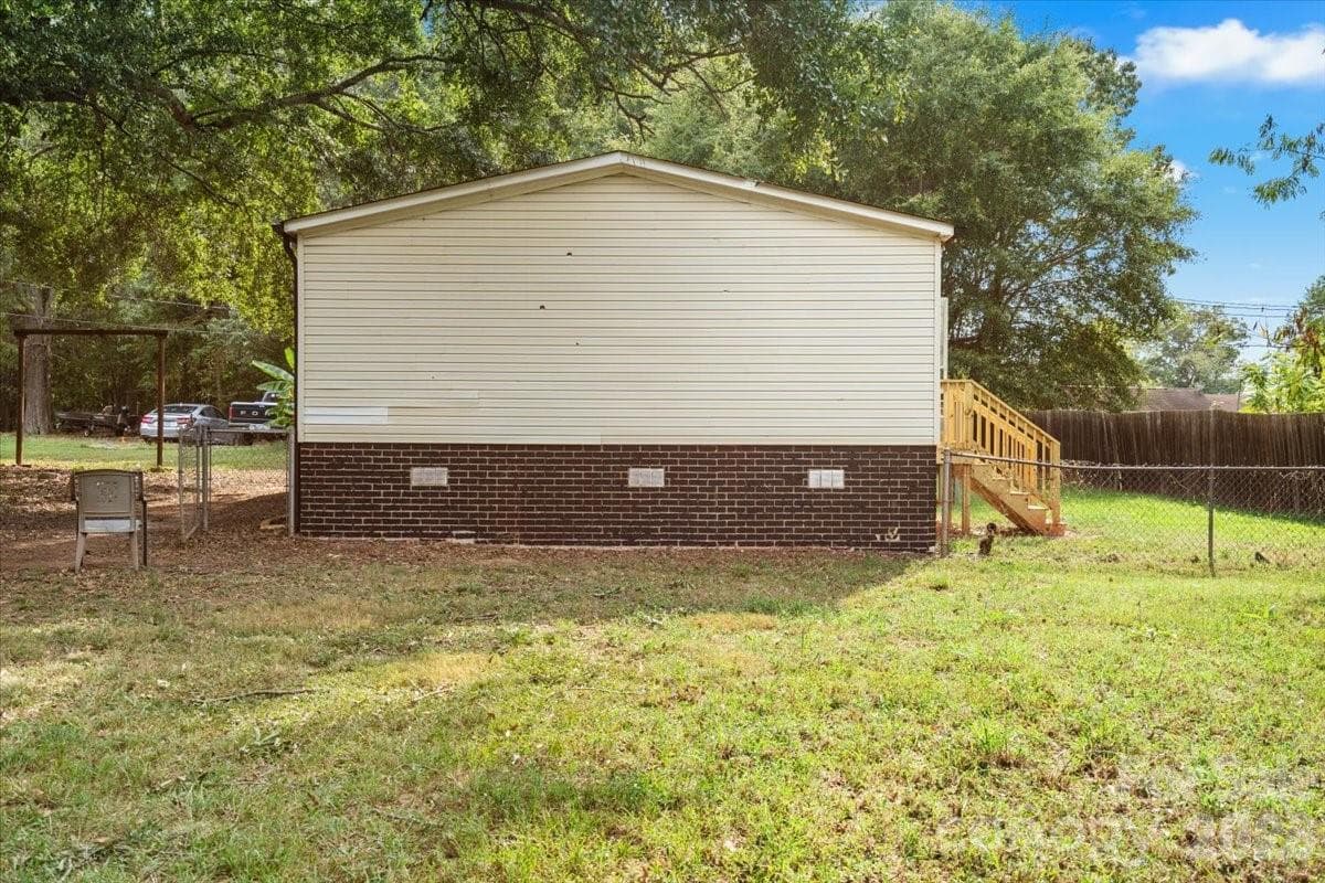 Single Family Residence at 109 Puett Drive, Dallas, photo 30 of 33