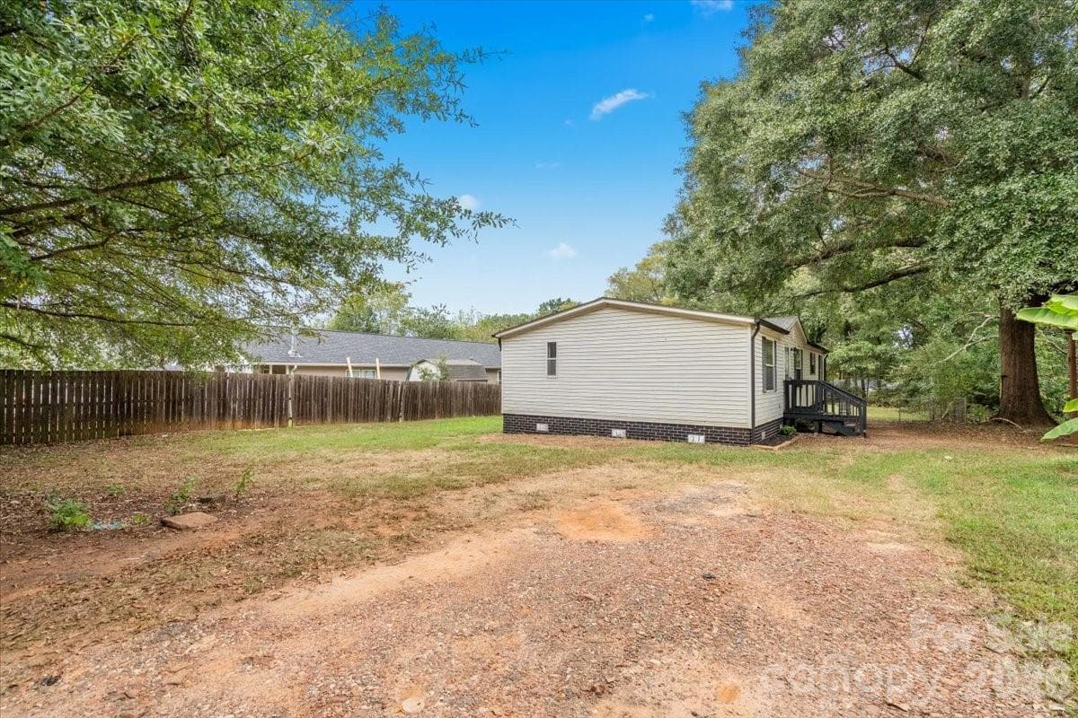 Single Family Residence at 109 Puett Drive, Dallas, photo 31 of 33