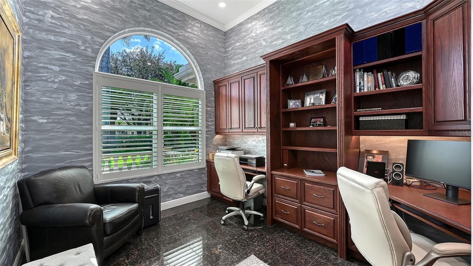 Private Executive office with built-ins off living area. - 8866 BLOOMFIELD BLVD, SARASOTA