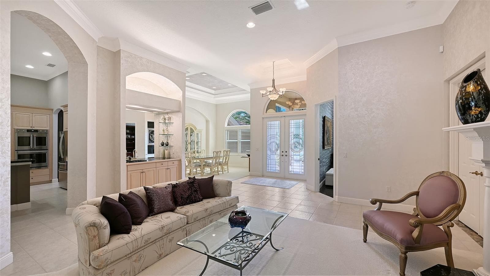 Separate Living Room. - 8866 BLOOMFIELD BLVD, SARASOTA