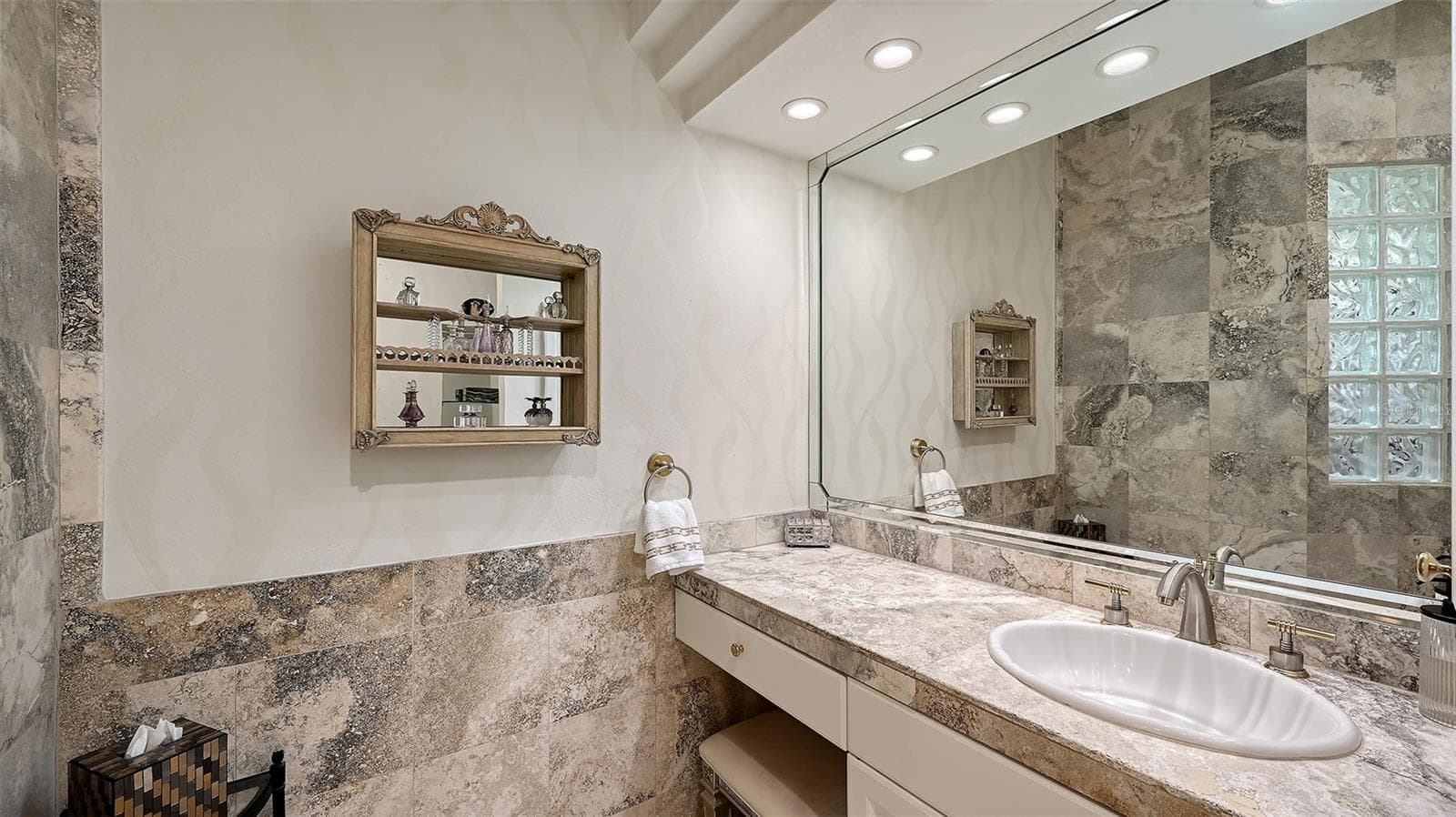 Primary Bathroom - dual sinks - 8866 BLOOMFIELD BLVD, SARASOTA