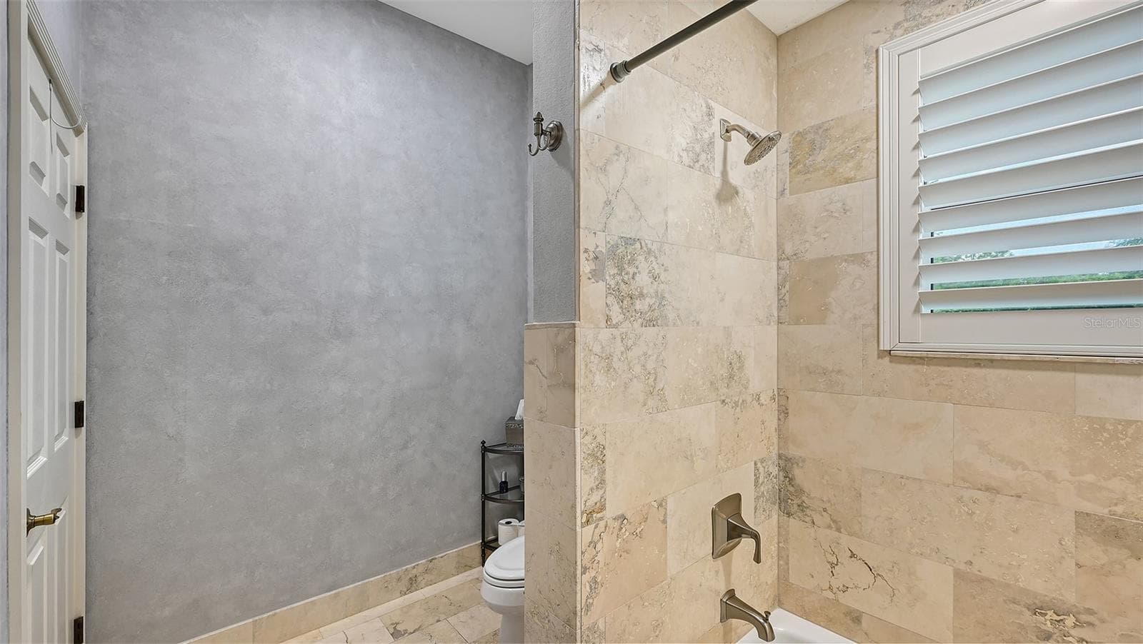 Bathroom two - between 2nd and 3rd bedrooms. - 8866 BLOOMFIELD BLVD, SARASOTA
