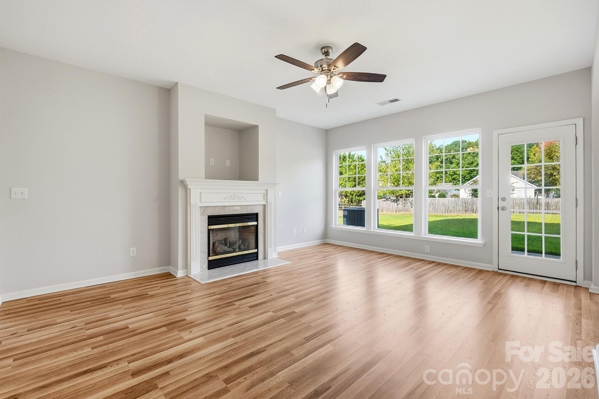 Single Family Residence at 1813 Crabapple Tree Lane, Charlotte, photo 4 of 34