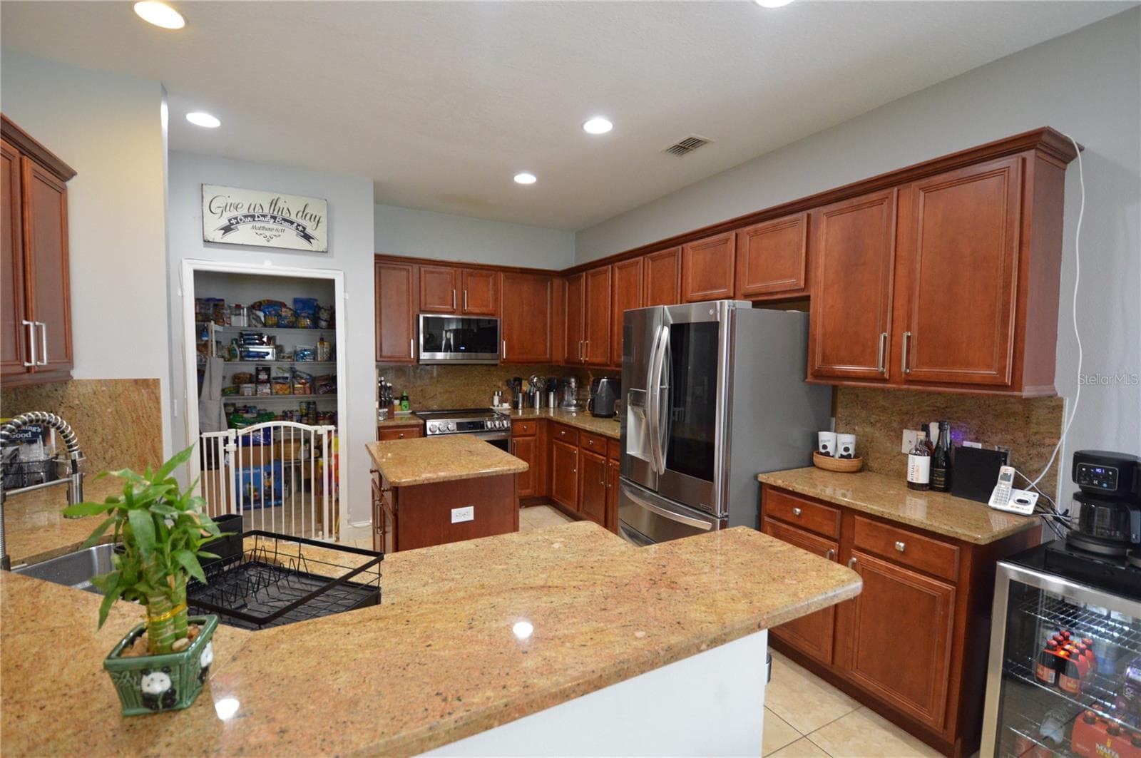 Single Family Residence at 3854 SHORESIDE DR, KISSIMMEE, photo 10 of 66