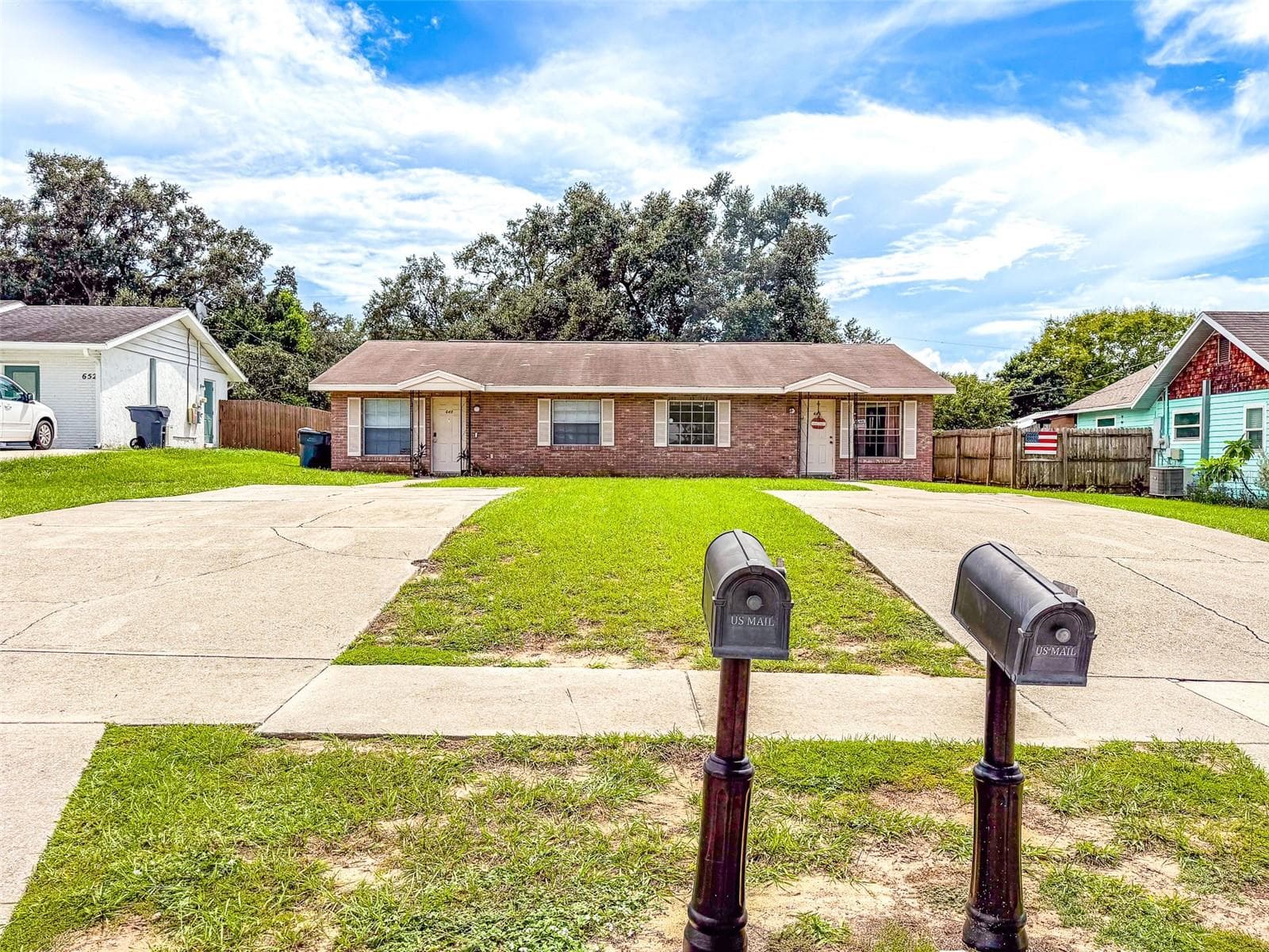 646 BEVERLY DR