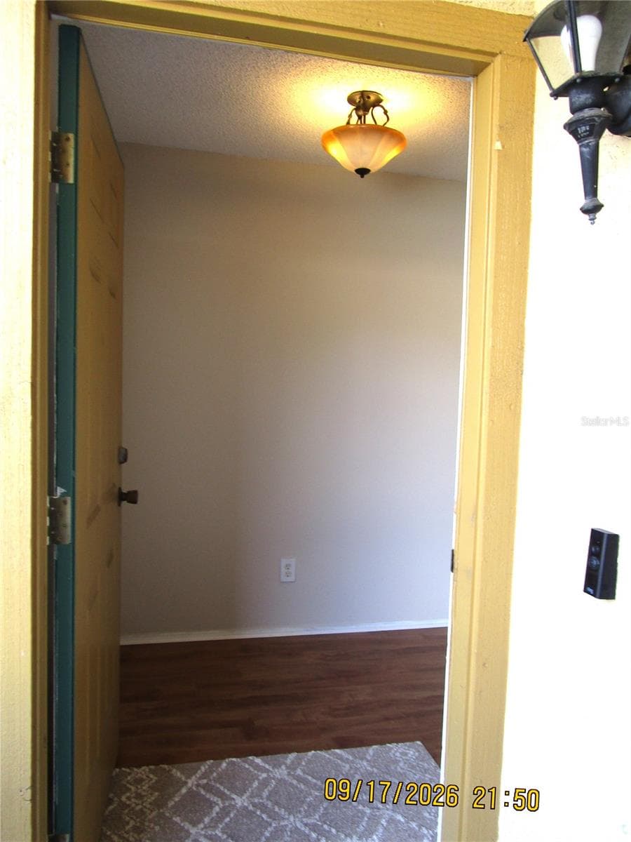 Entry to Foyer - 1508 HIGHLAND RIDGE CIR, BRANDON