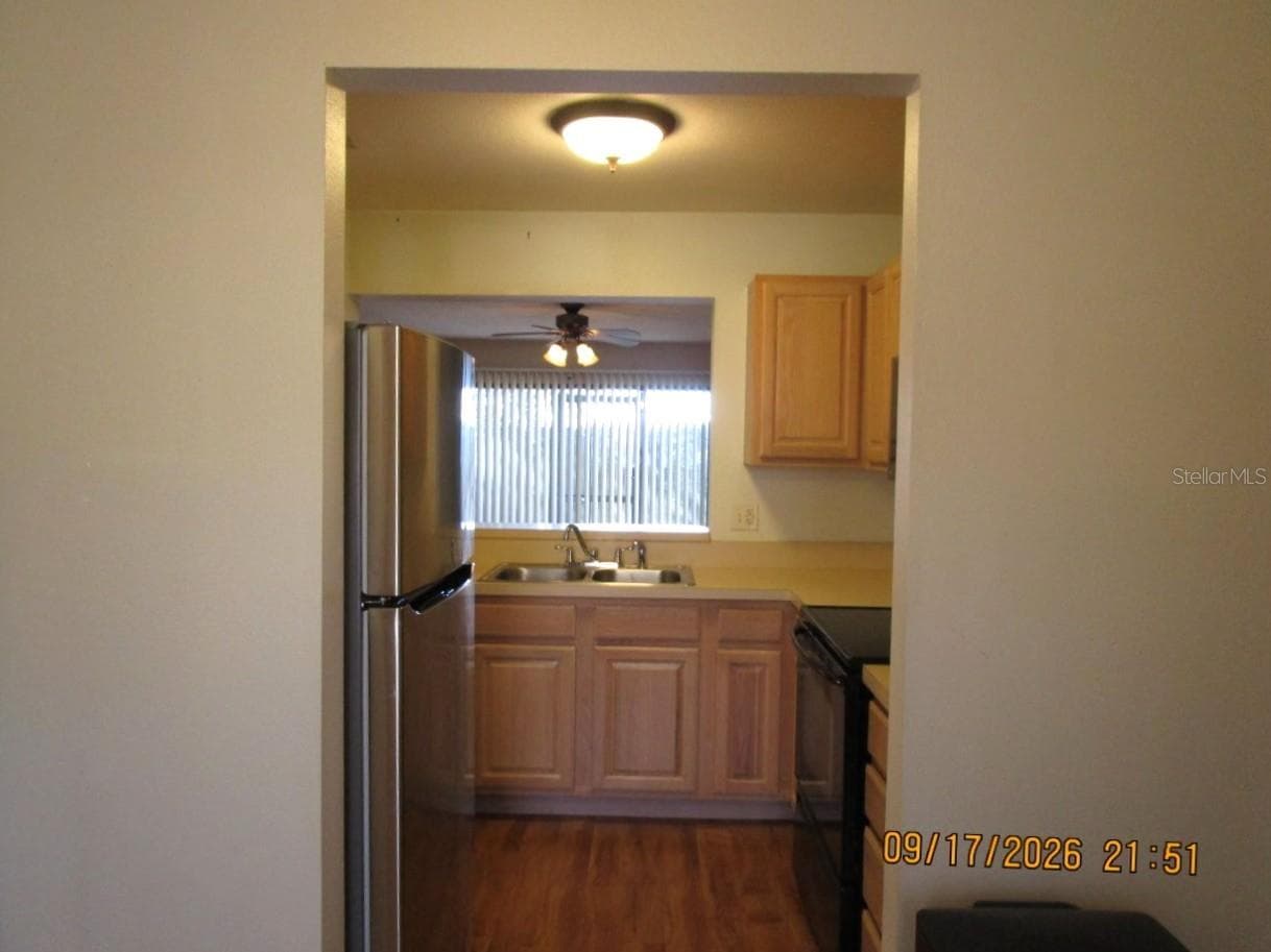 To Kitchen from Dining - 1508 HIGHLAND RIDGE CIR, BRANDON