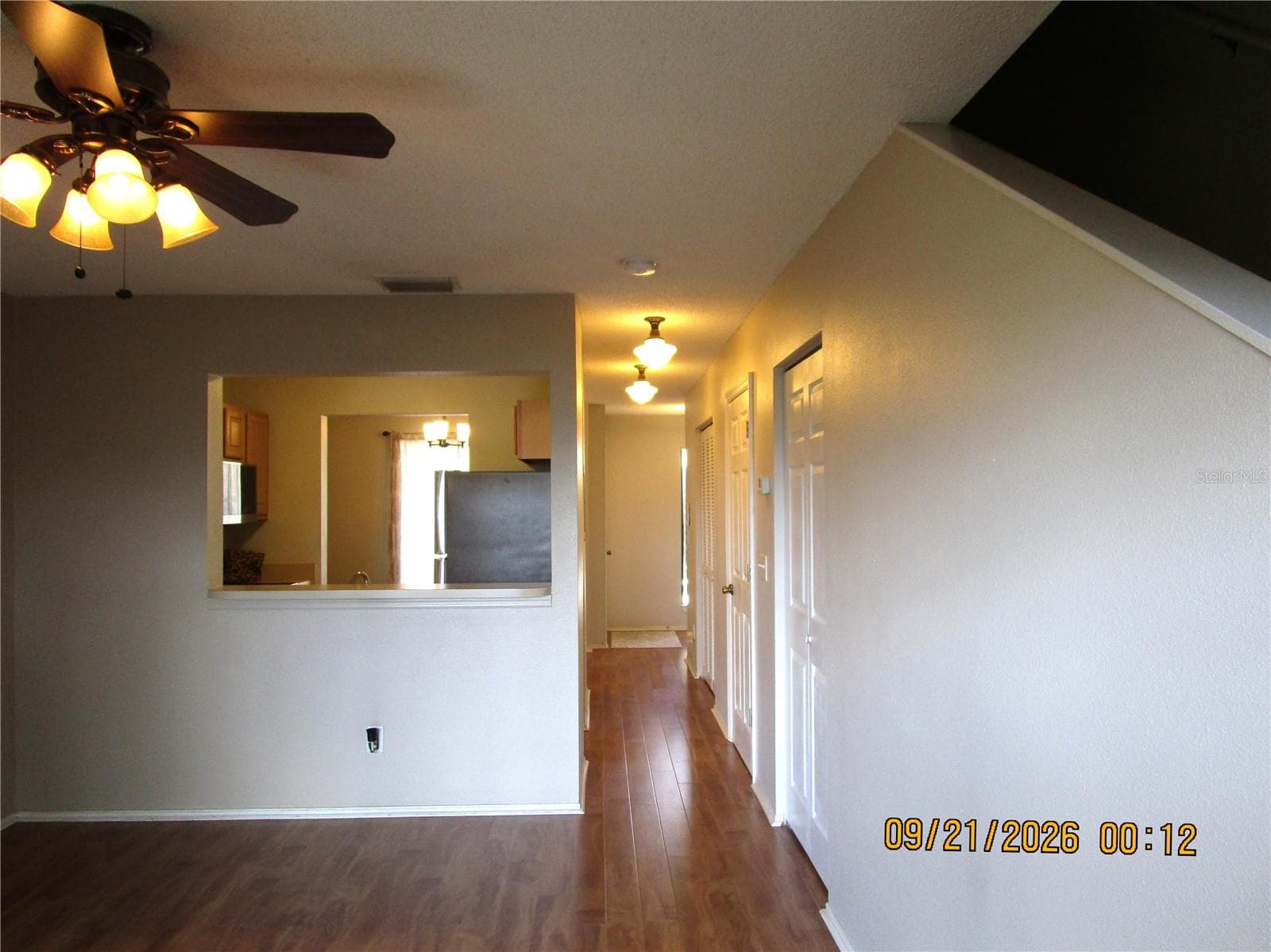 Family Room to Kitchen - 1508 HIGHLAND RIDGE CIR, BRANDON