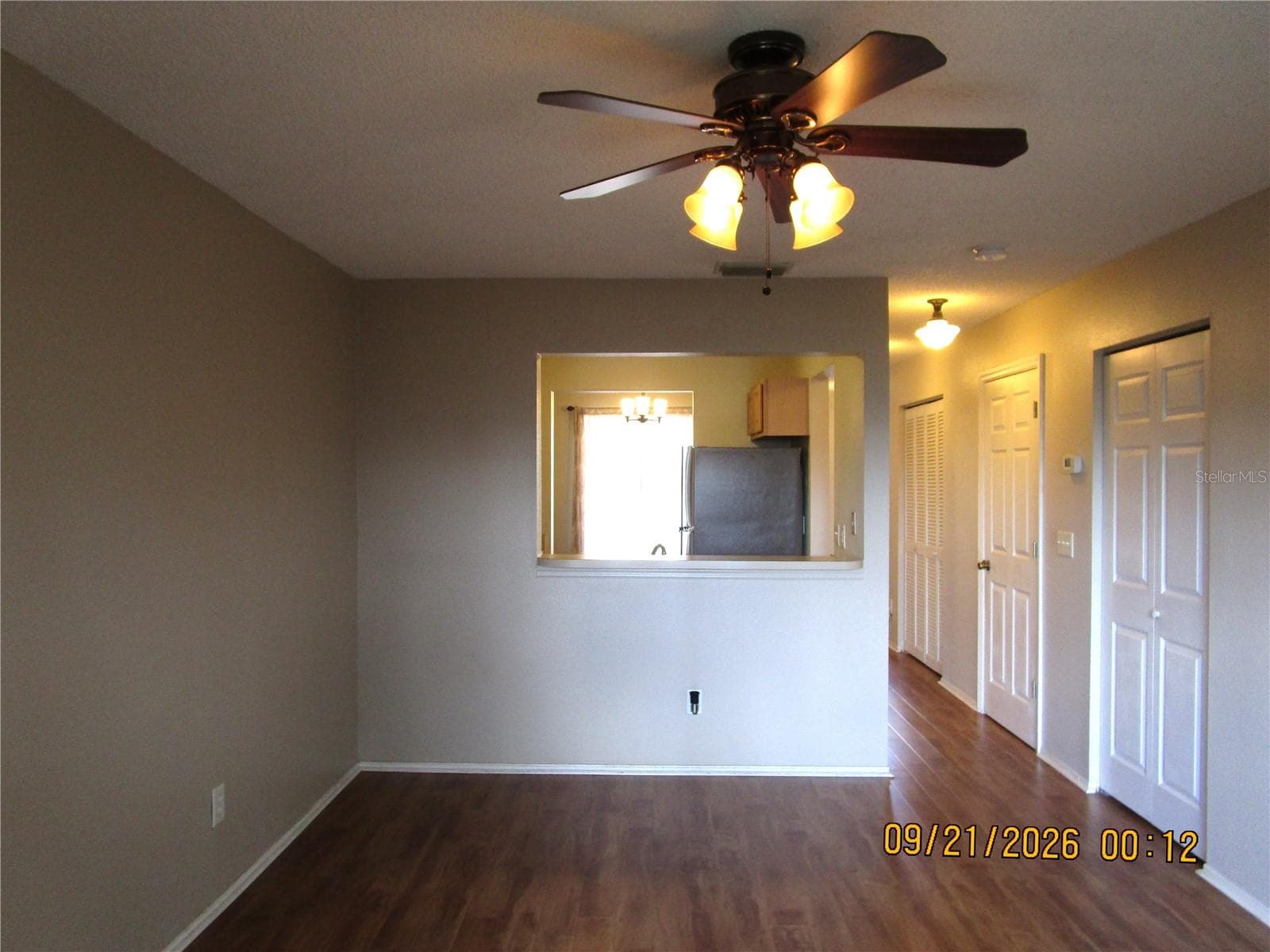 Family room to Hall - 1508 HIGHLAND RIDGE CIR, BRANDON
