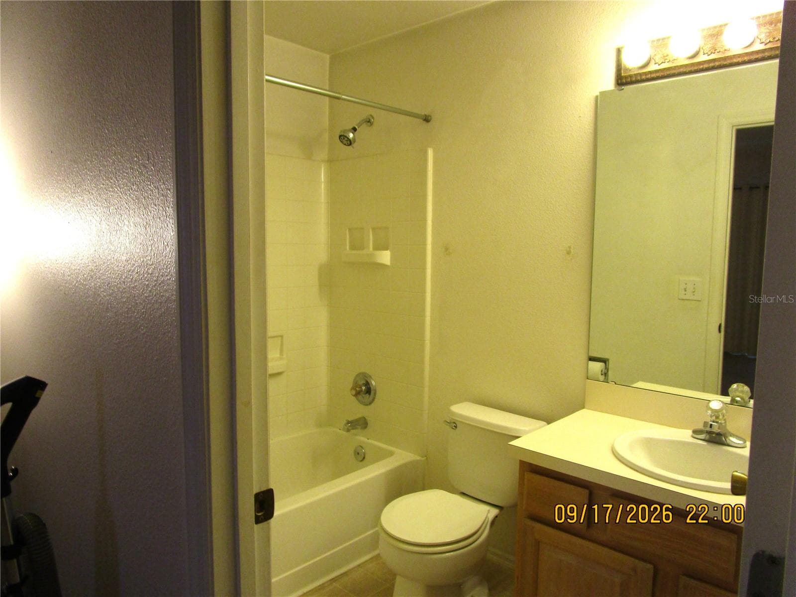 Primary Bath - 1508 HIGHLAND RIDGE CIR, BRANDON