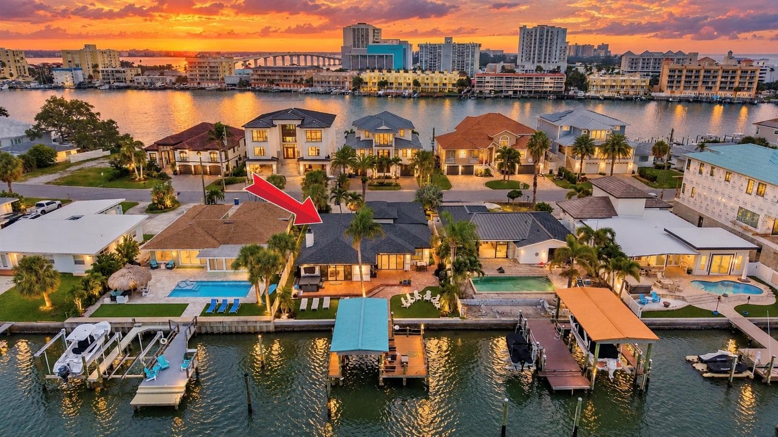 Single Family Residence at 166 BAYSIDE DR, CLEARWATER BEACH, photo 3 of 44