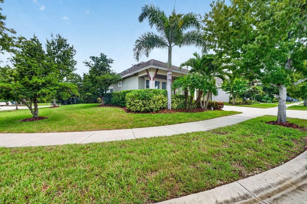 Single Family Residence at 6127 SHADOWLAKE DR, APOLLO BEACH, photo 2 of 68