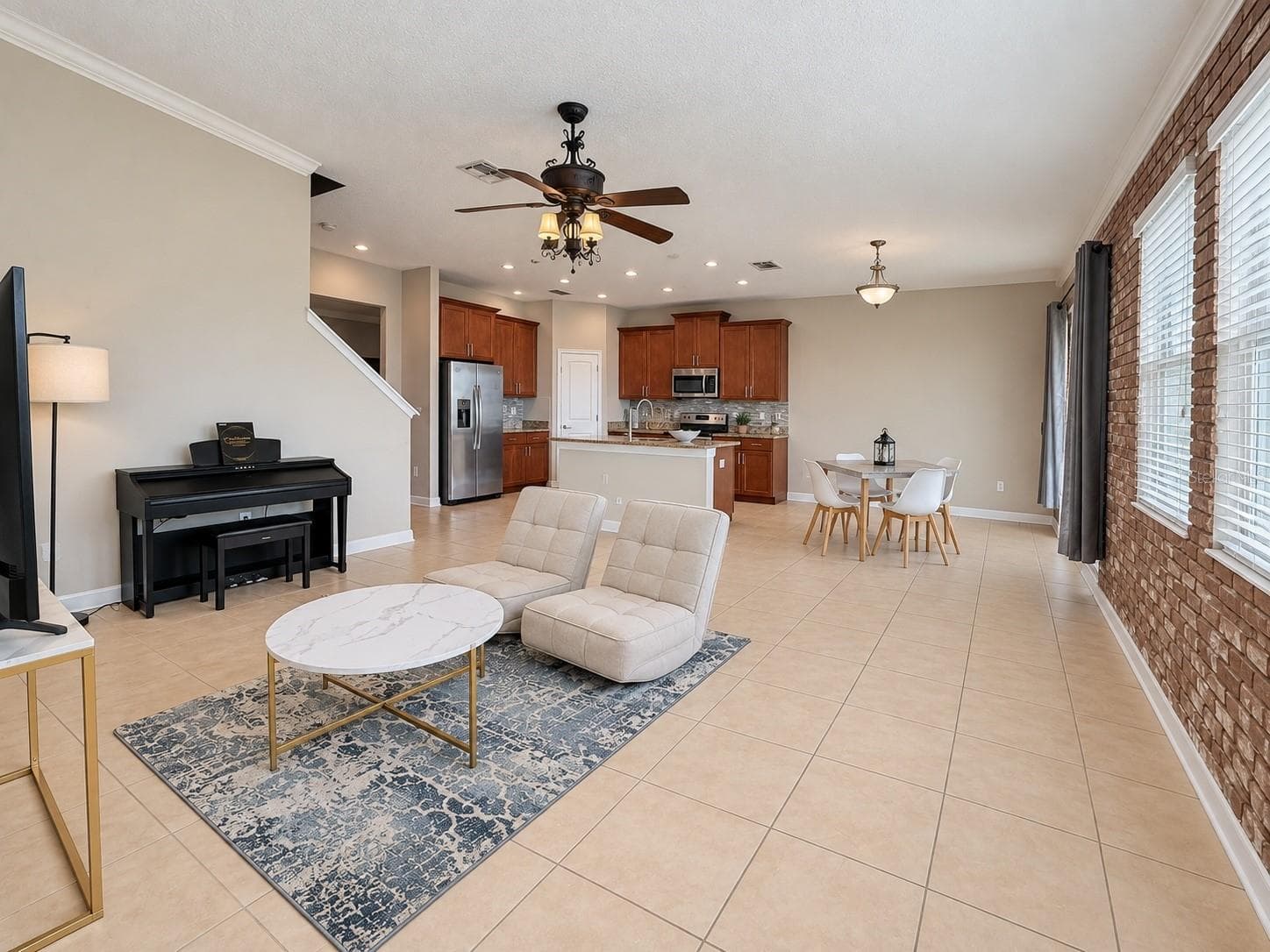Abundant natural light and comfortable flow to the surrounding rooms. - 1516 BUNKER DR, DAVENPORT