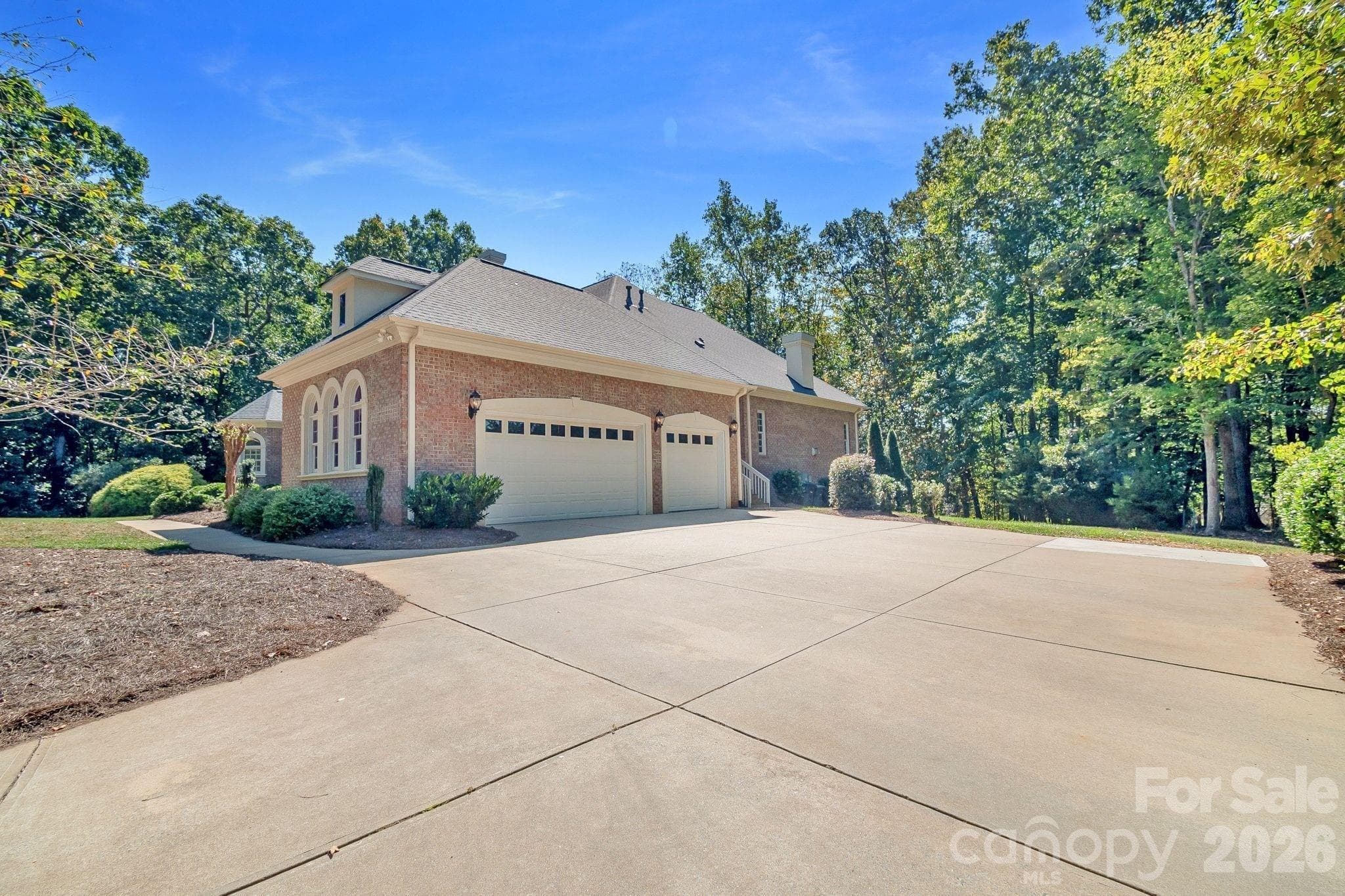 Single Family Residence at 6052 Oxfordshire Road, Waxhaw, photo 2 of 48