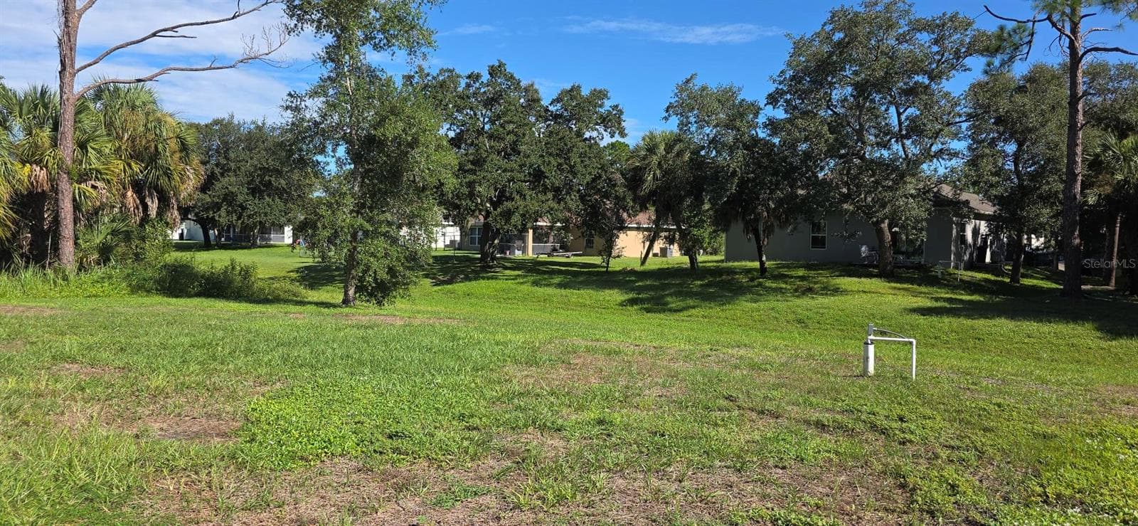 Huge backyard... Plenty of room for a pool.... - 1888 FRANKLIN LN, NORTH PORT