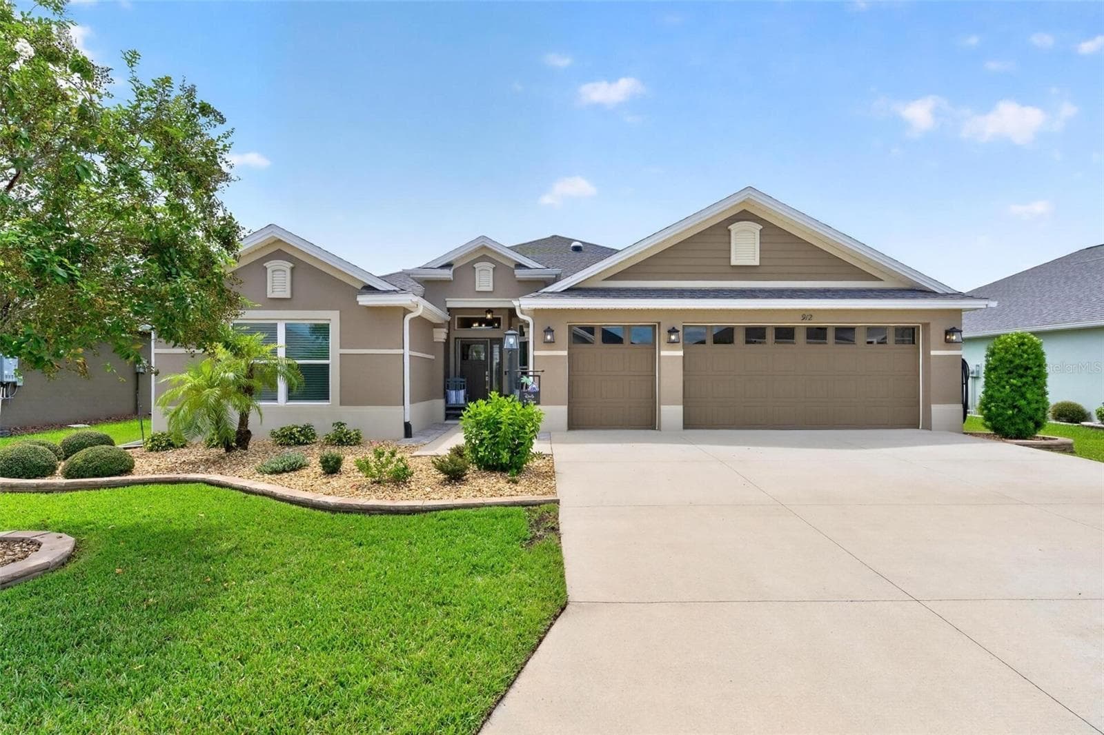 Single Family Residence at 912 HUBBARD LOOP, THE VILLAGES, photo 4 of 48