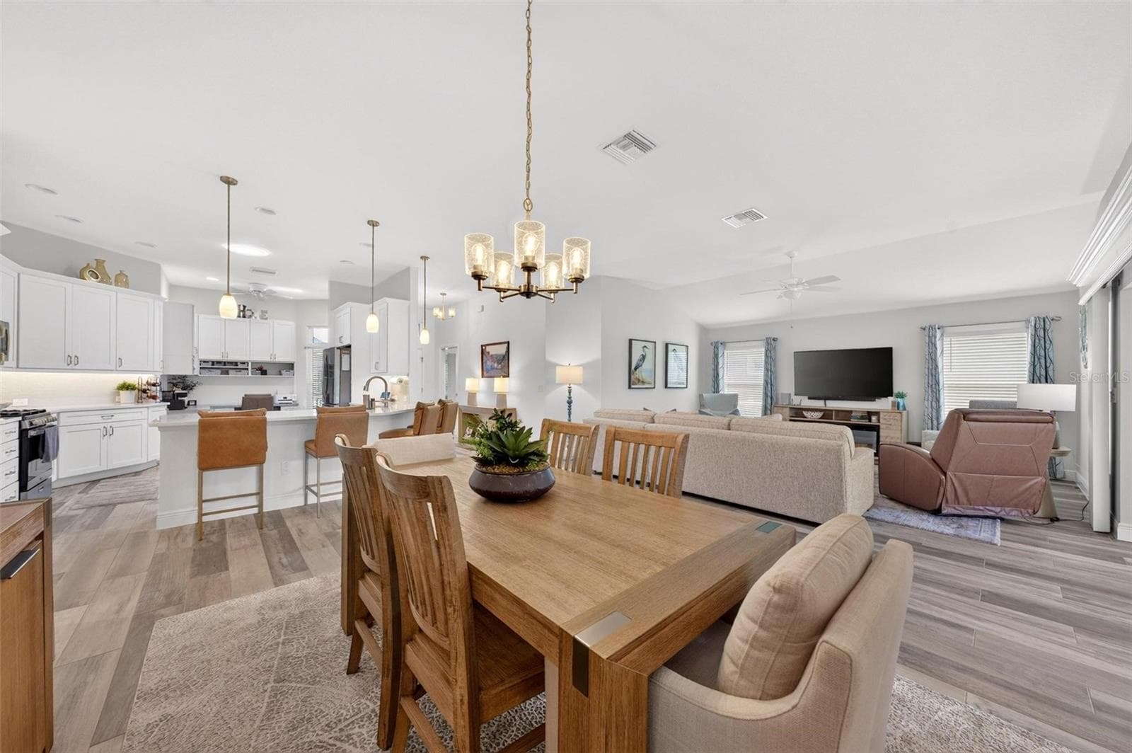 Single Family Residence at 912 HUBBARD LOOP, THE VILLAGES, photo 10 of 48