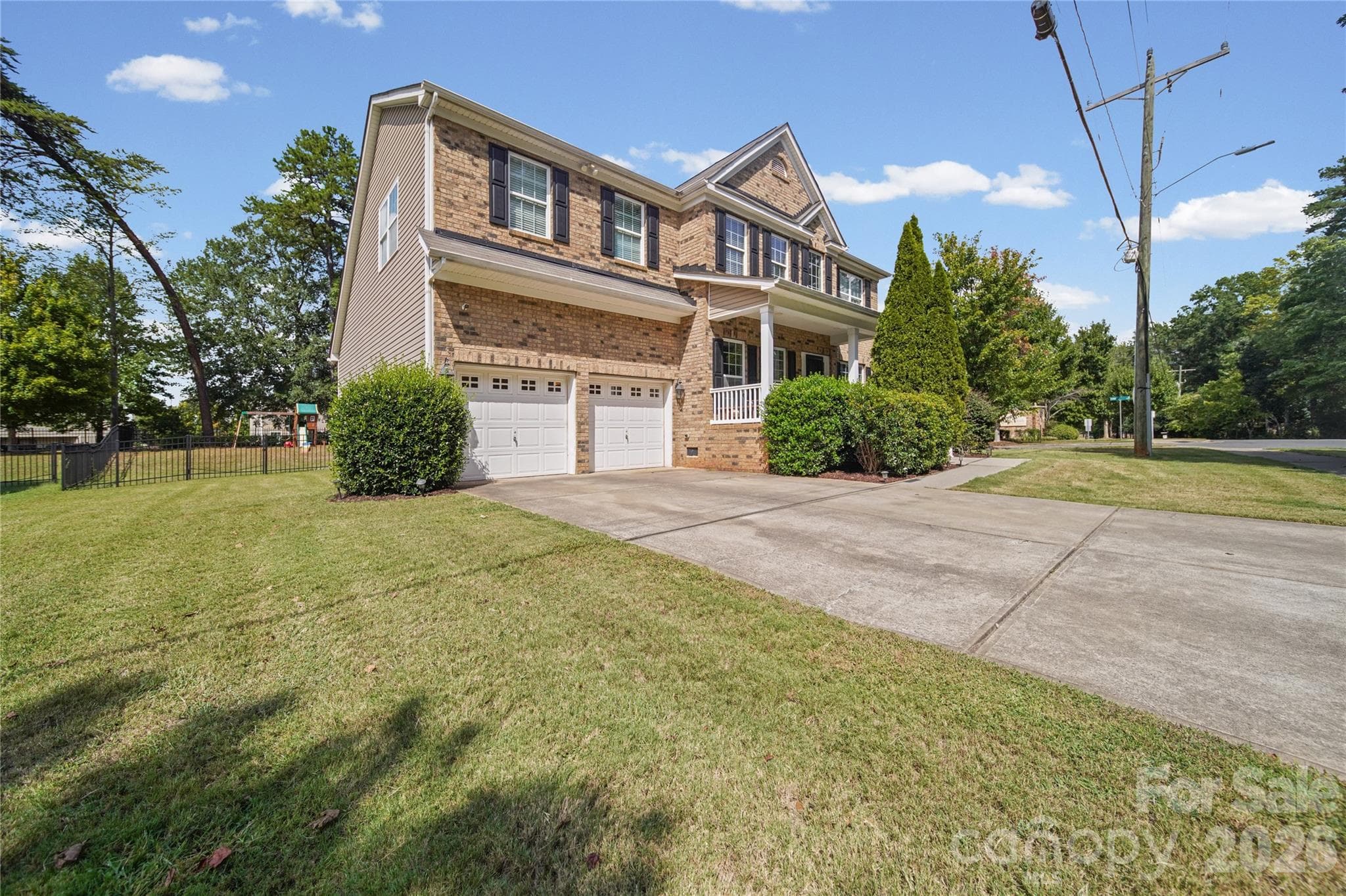 Single Family Residence at 521 Stowe Road, Belmont, photo 2 of 43