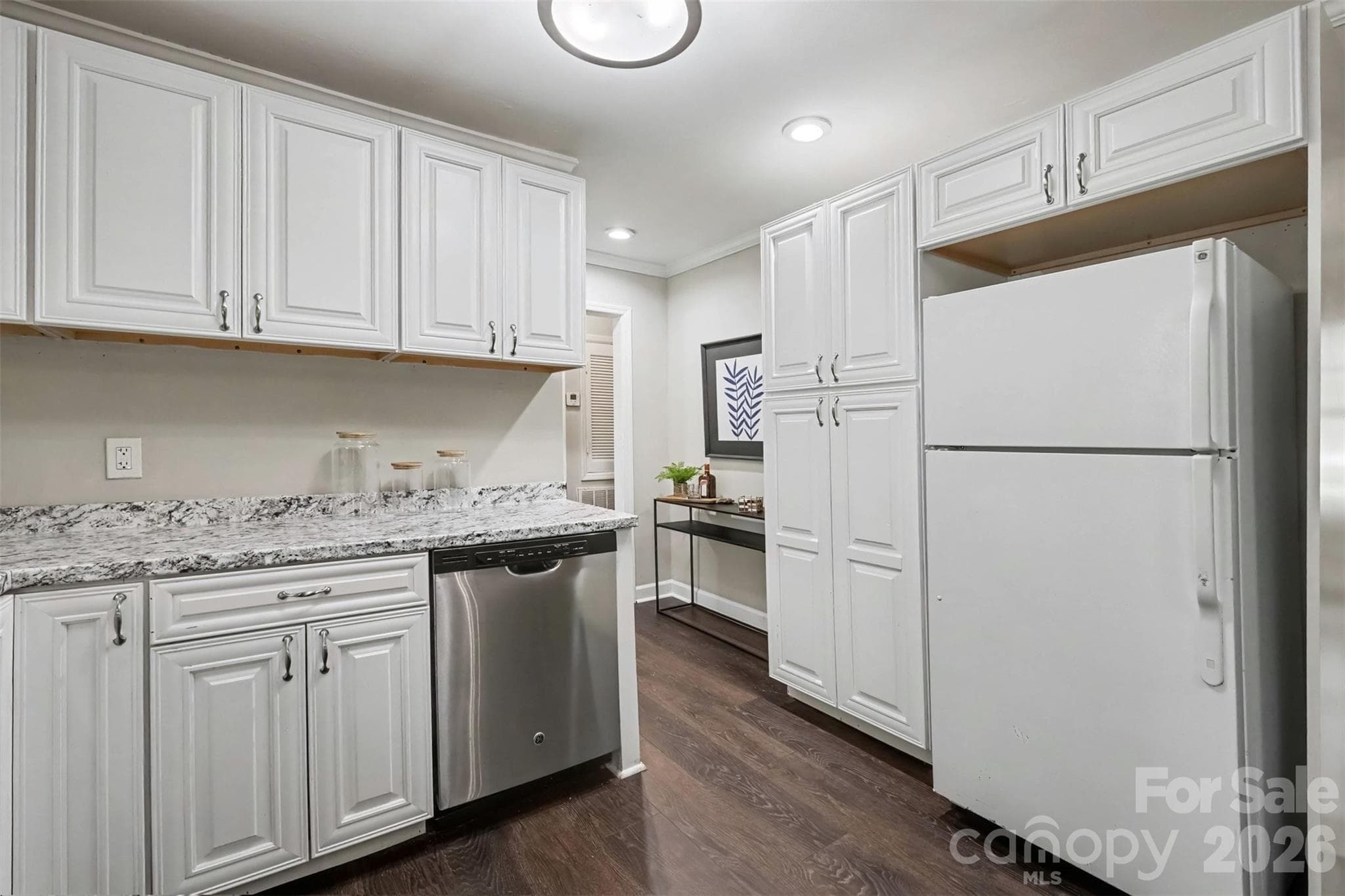 Tall pantry cabinets with pull out shelves. Counters with room to work - 502 Plantation Road, Lancaster