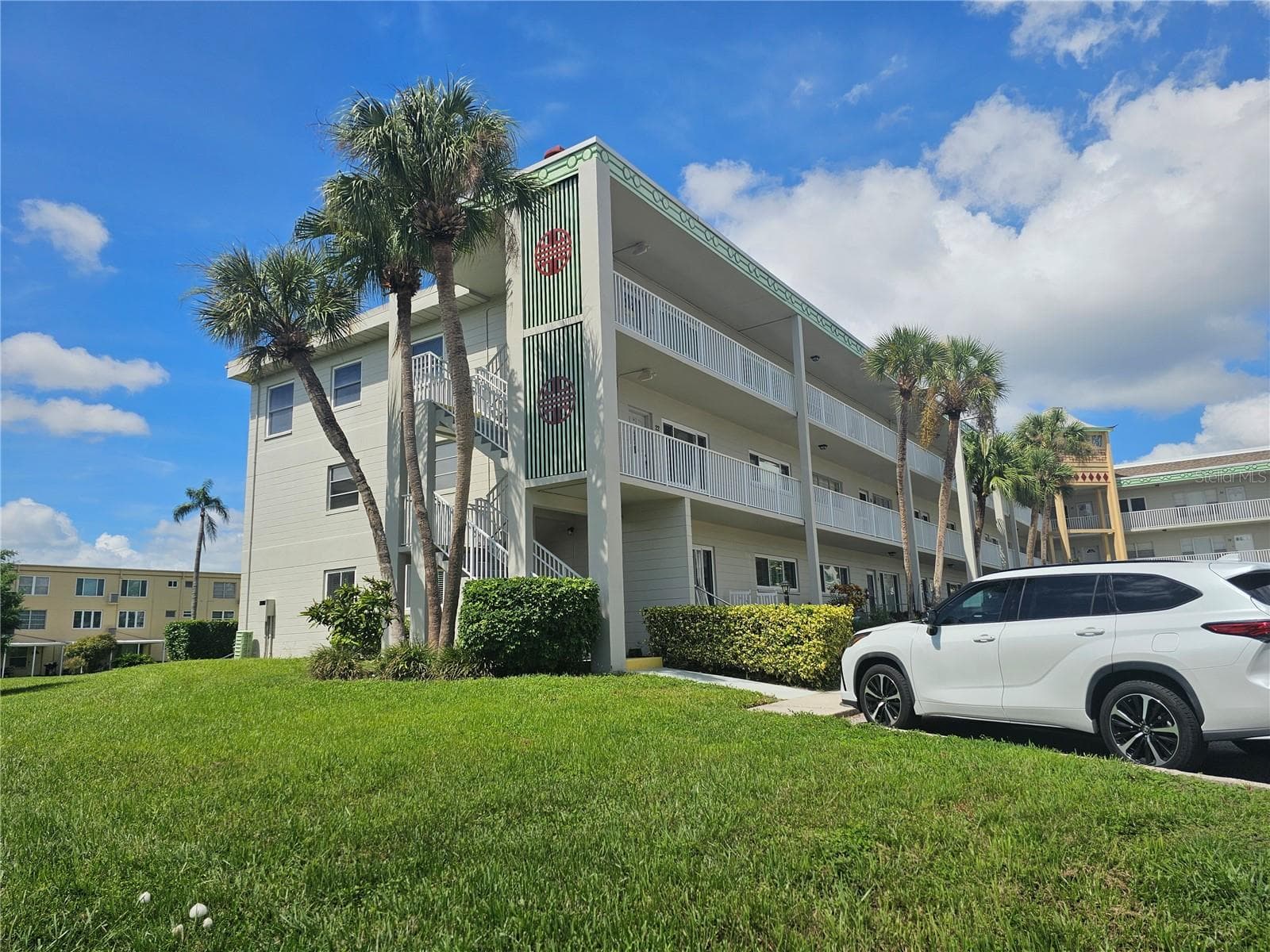 2070 WORLD PARKWAY BLVD #22