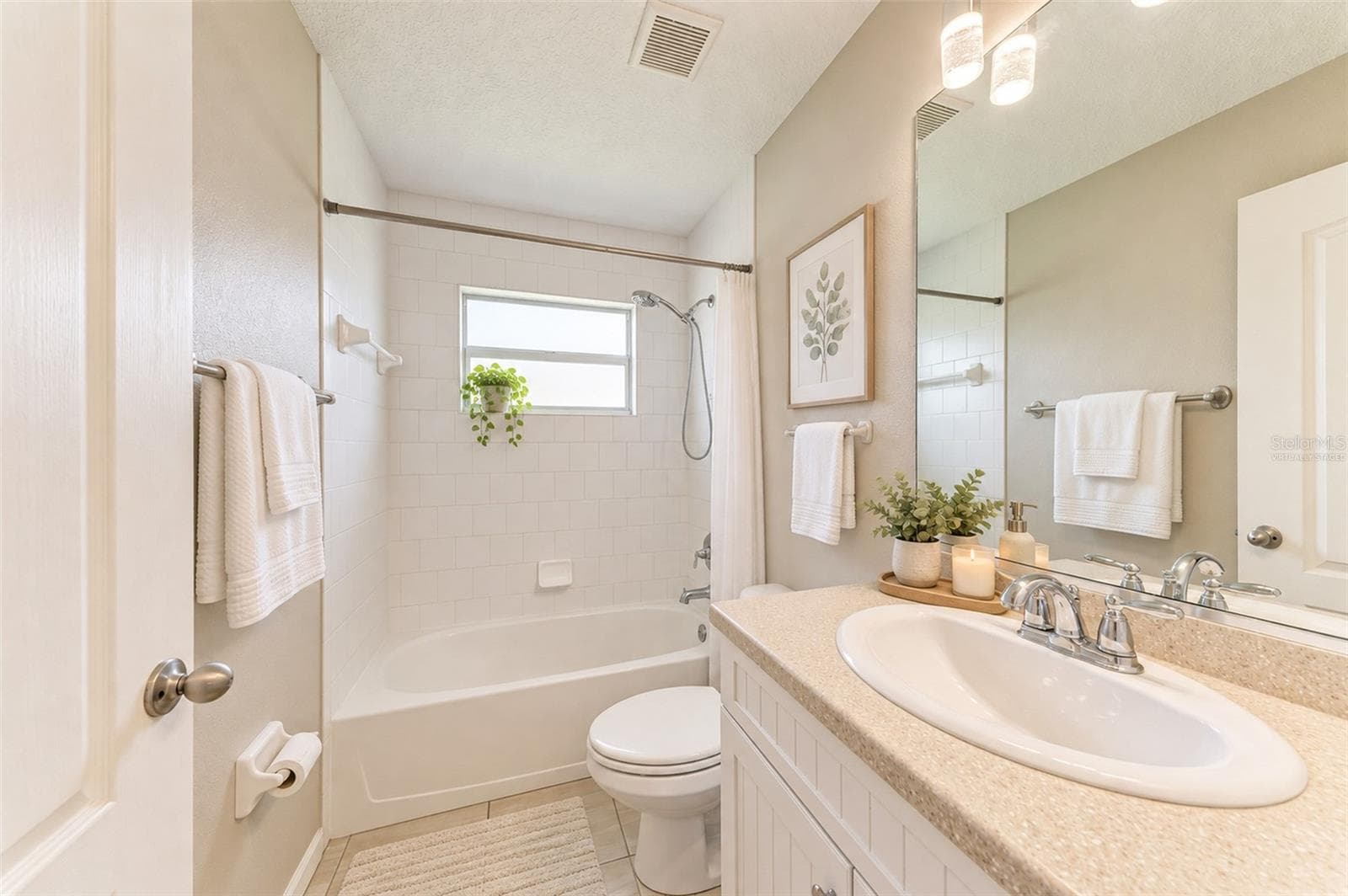 Virtually Staged - 4512 28TH AVE E, PALMETTO
