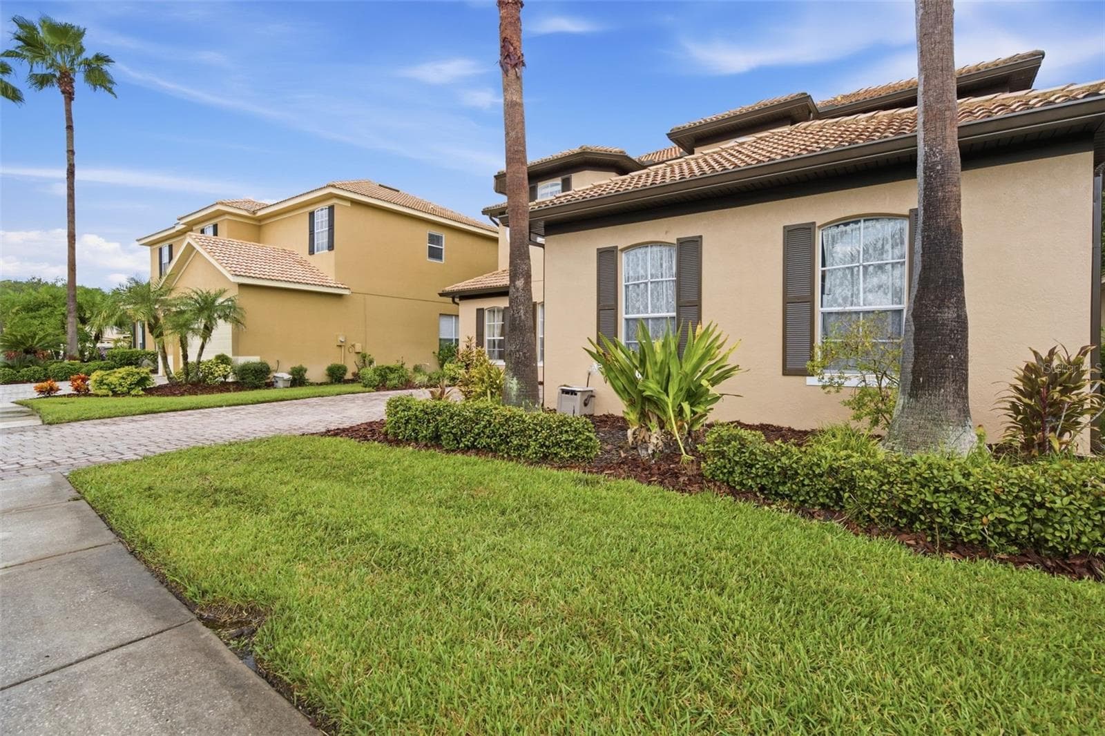 Single Family Residence at 18004 LANAI ISLE DR, TAMPA, photo 3 of 81